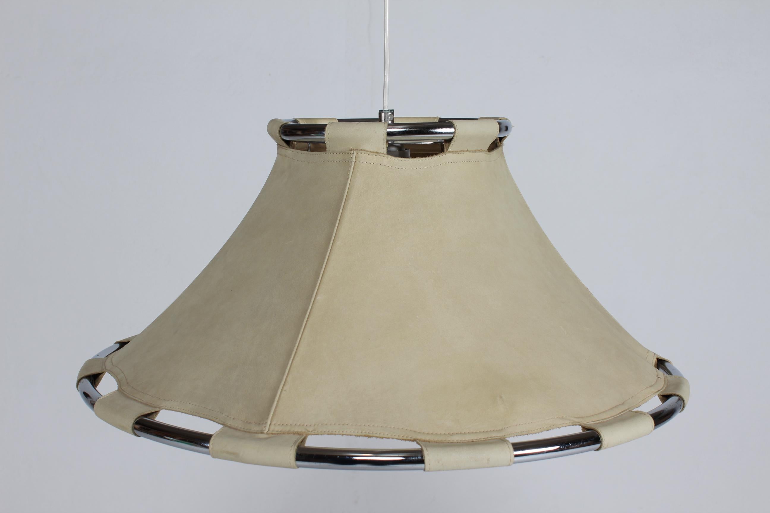 Swedish Anna Pendant Light of Metal  with Leather Cover by Atelje Lyktan 1970s (Skandinavische Moderne) im Angebot