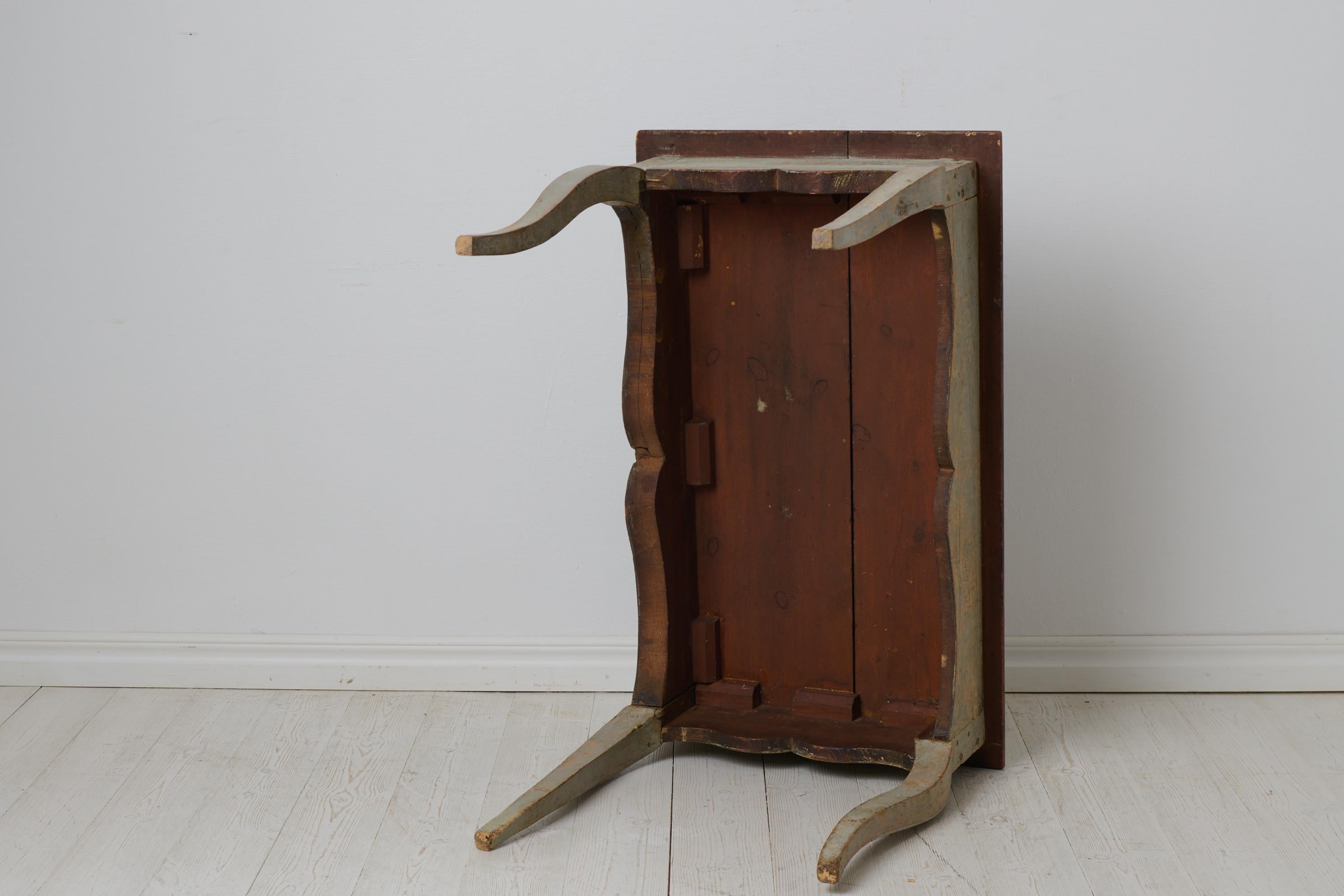 Swedish Antique 1770s Rococo Table with Original Paint in Solid Swedish Pine For Sale 3