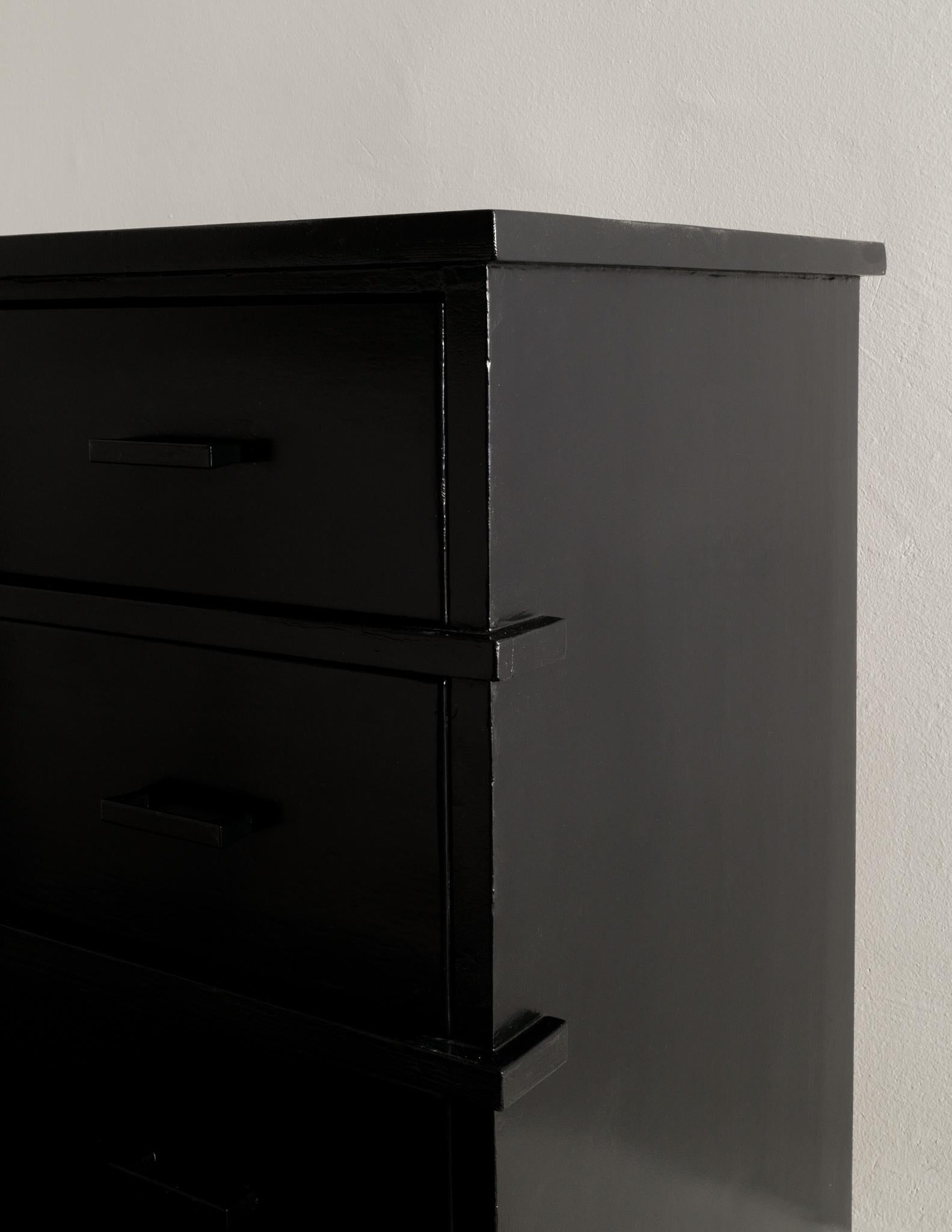 Swedish Antique Chest of Drawers in Black Painted Pine Produced in Early 1900s In Good Condition In Stockholm, SE