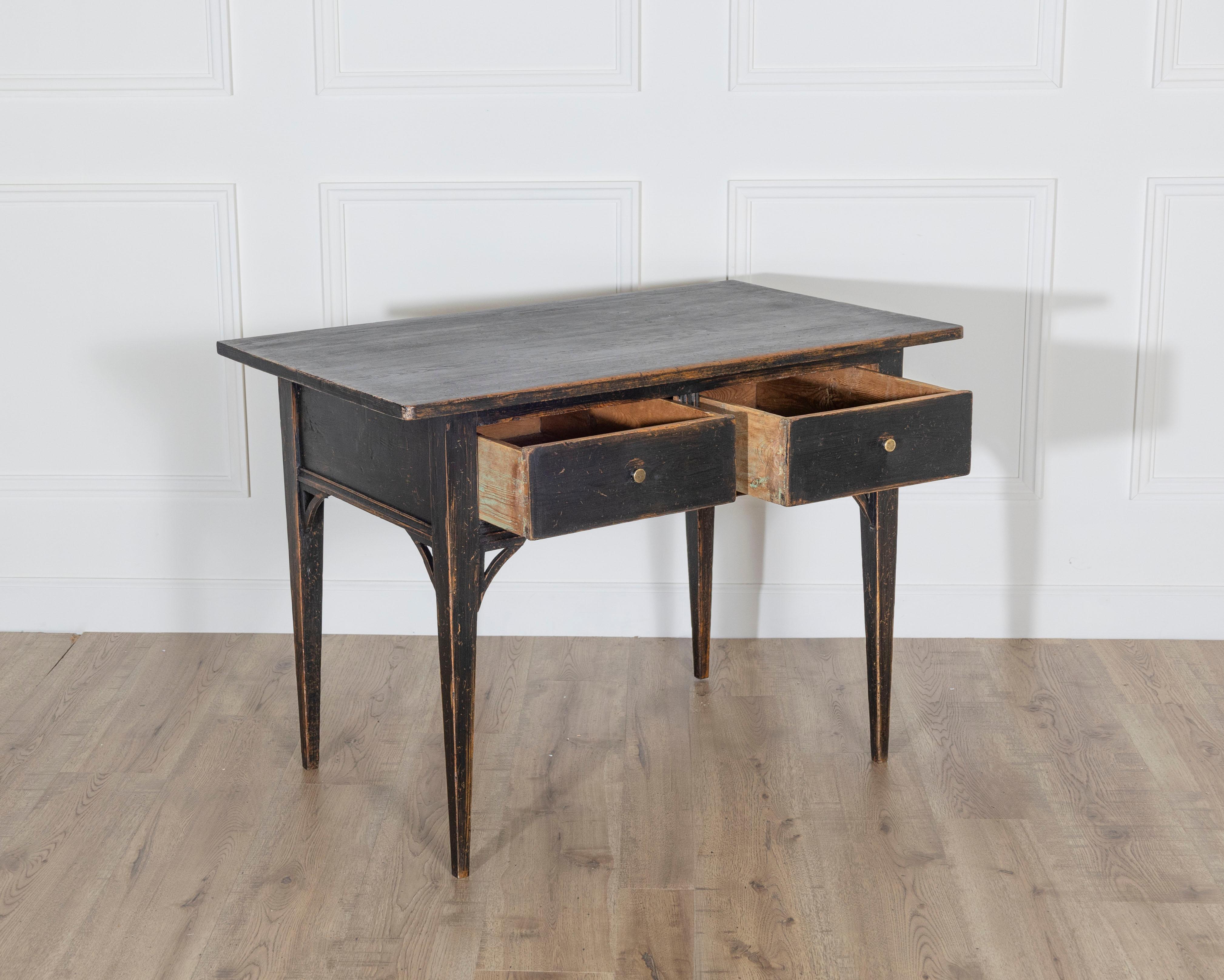 Pine Swedish Antique Country Table in Gustavian style For Sale