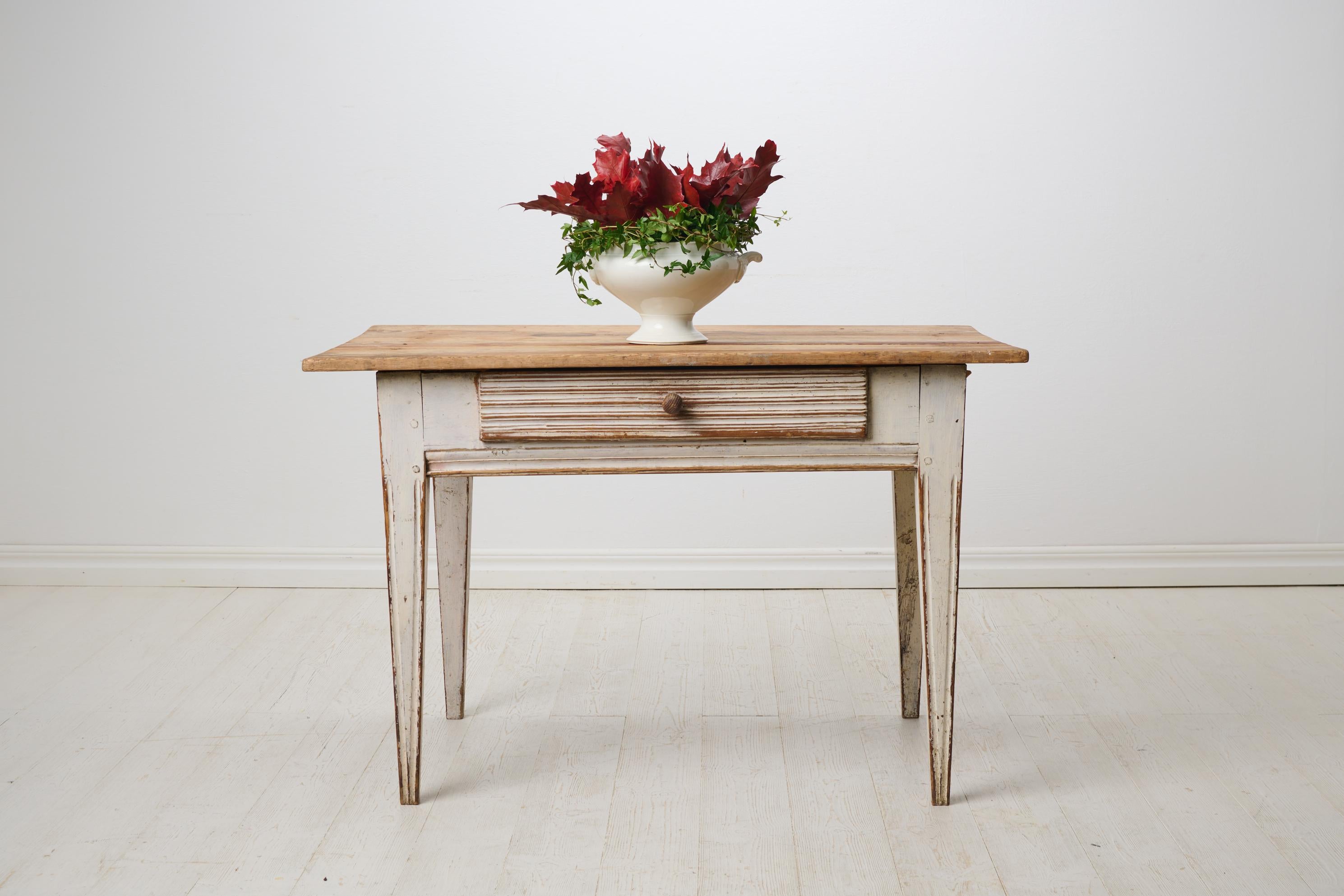 Gustavien Table de campagne suédoise ancienne en état intact en vente