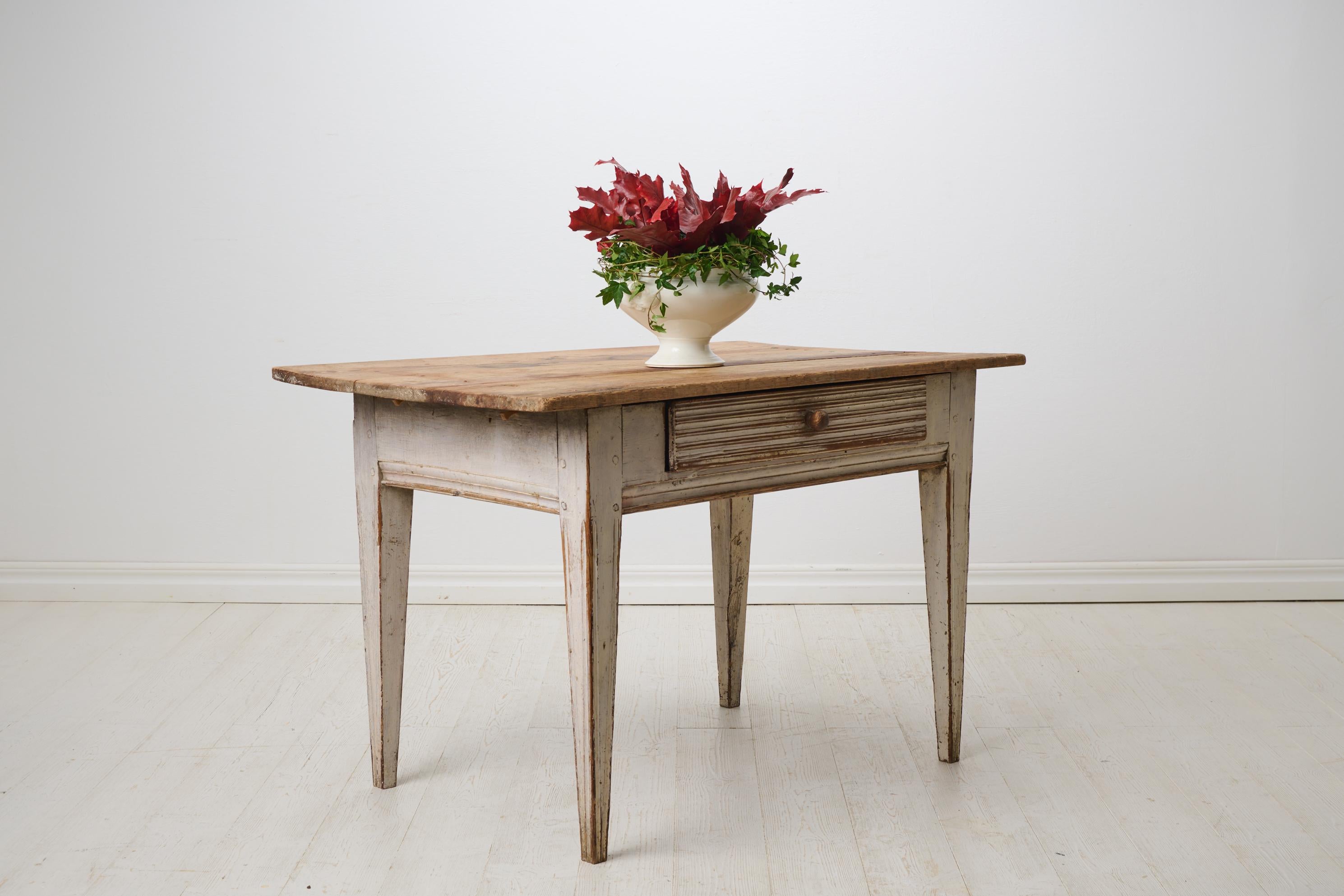 XIXe siècle Table de campagne suédoise ancienne en état intact en vente