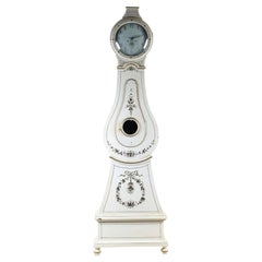 Antico orologio svedese Mora antiques bianco dei primi del 1800 con dettagli intagliati 218cm dipinti a mano
