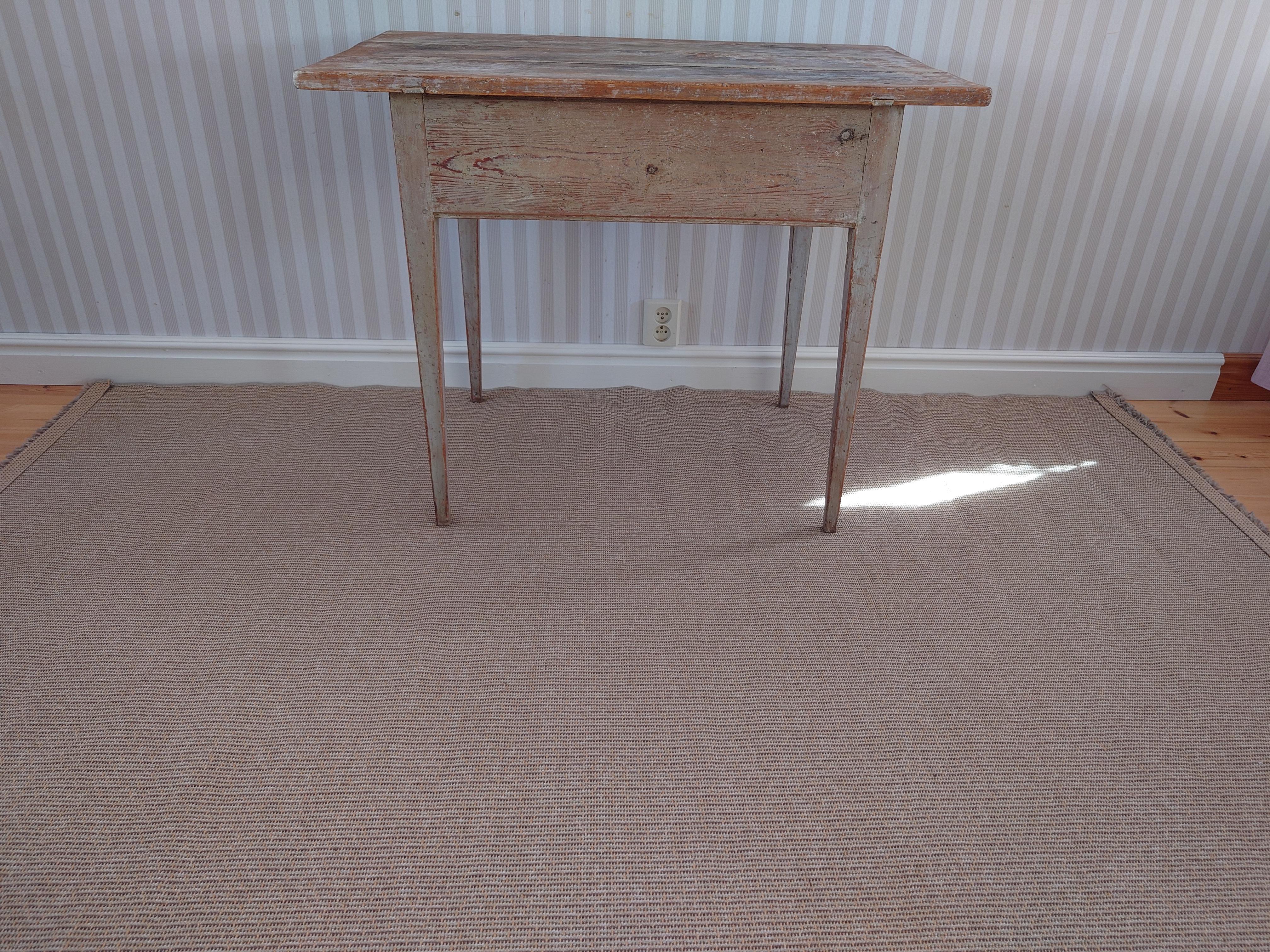 Swedish antique  rustic genuine  Gustavian Table with original paint For Sale 5
