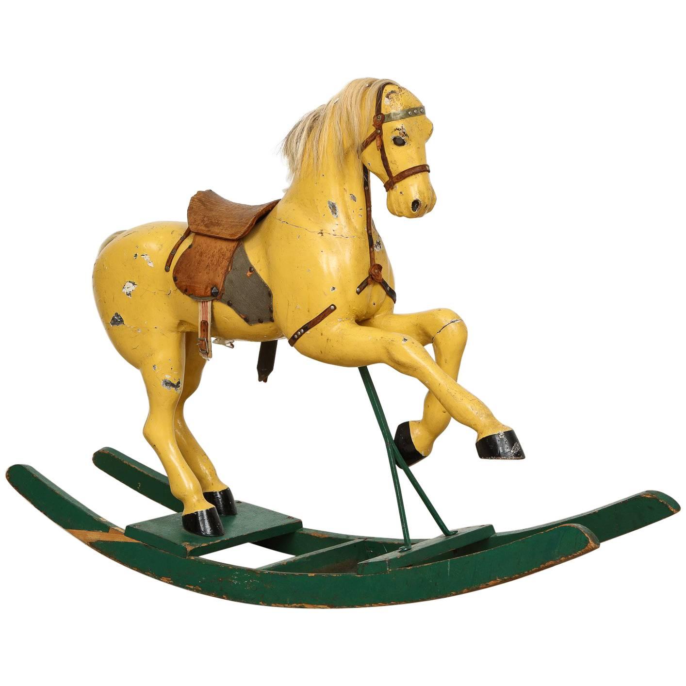 Cheval à bascule suédois ancien, tout à fait original, Origine : Suède, circa 1870 en vente