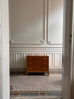 Comodà svedese in stile Art Déco degli anni '30, in olmo, H70 cm x 41 x 80 cm