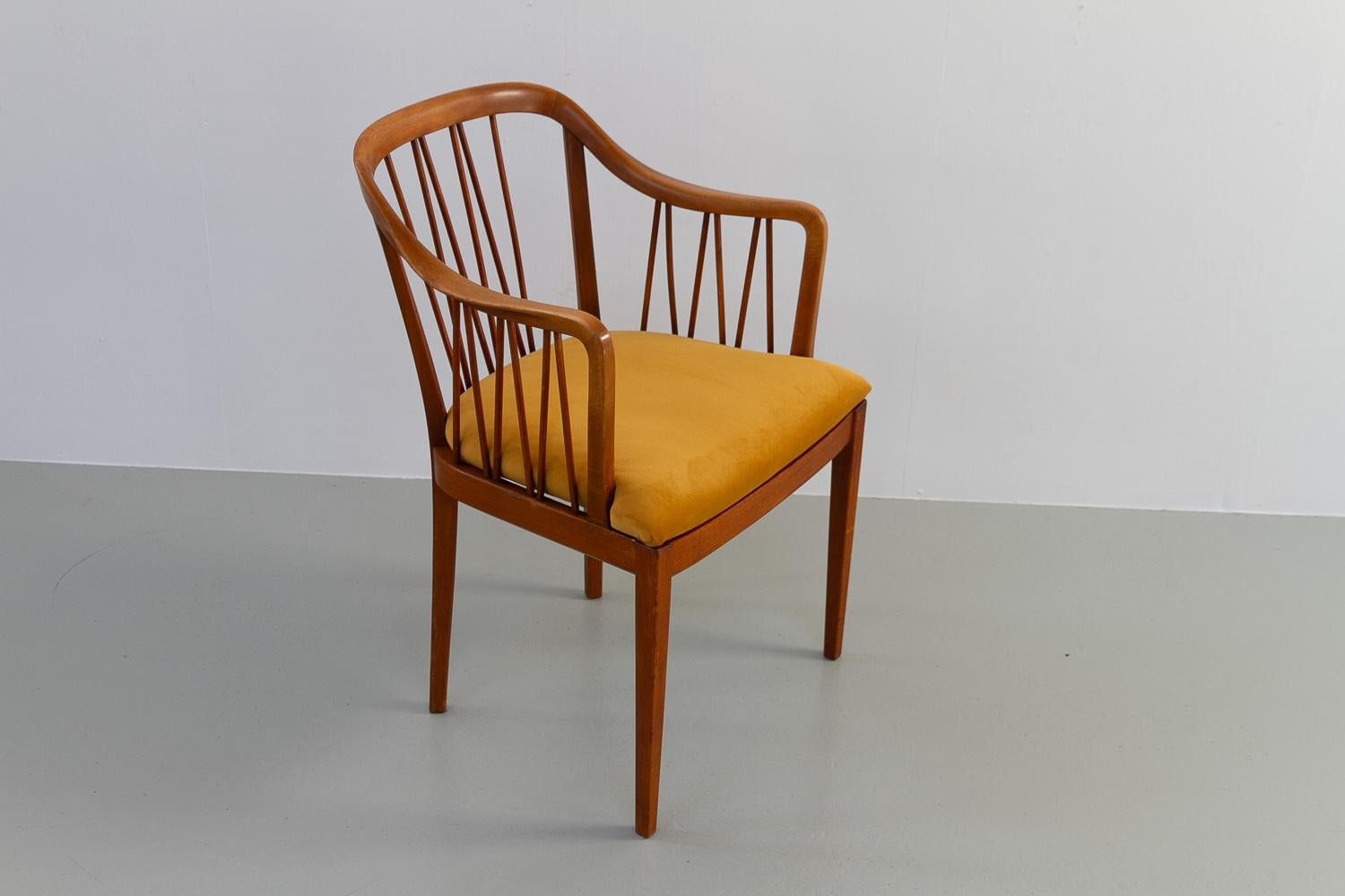Swedish Art Deco Armchair, 1940s. In Good Condition For Sale In Asaa, DK