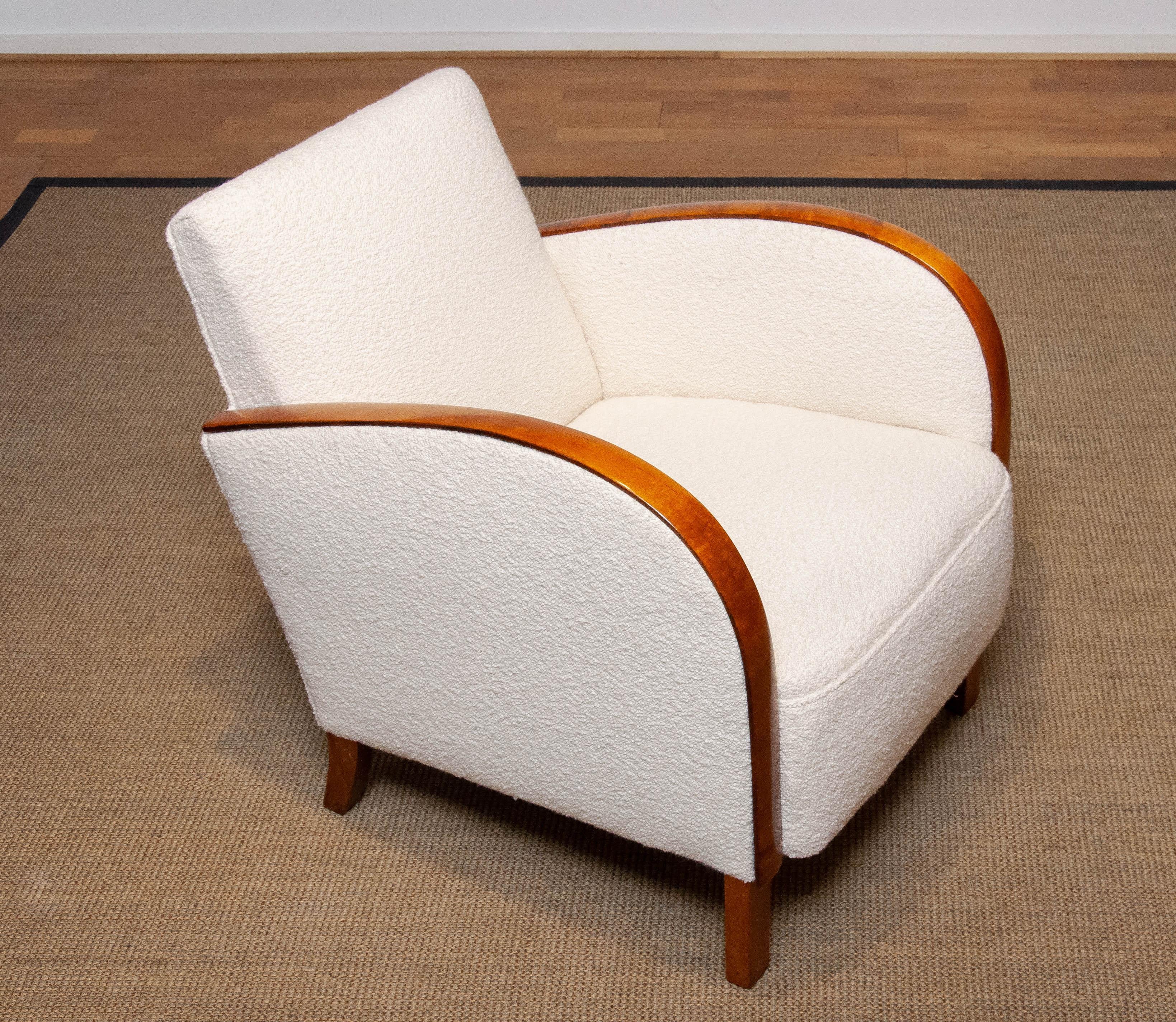 Swedish Art Deco / Biedermeier Lounge Chair in White Bouclé and Walnut Armrests 1