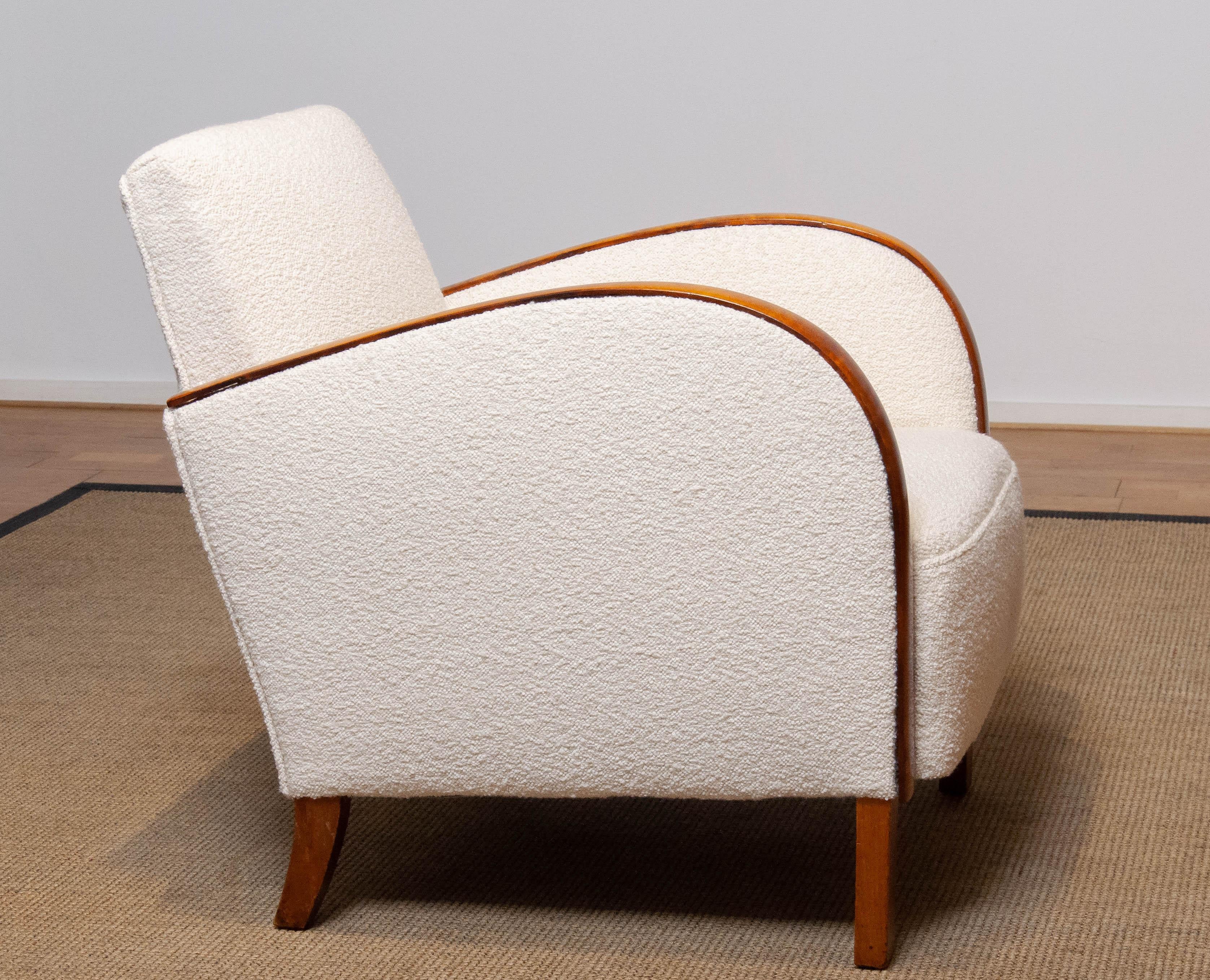 Swedish Art Deco / Biedermeier Lounge Chair in White Bouclé and Walnut Armrests 2