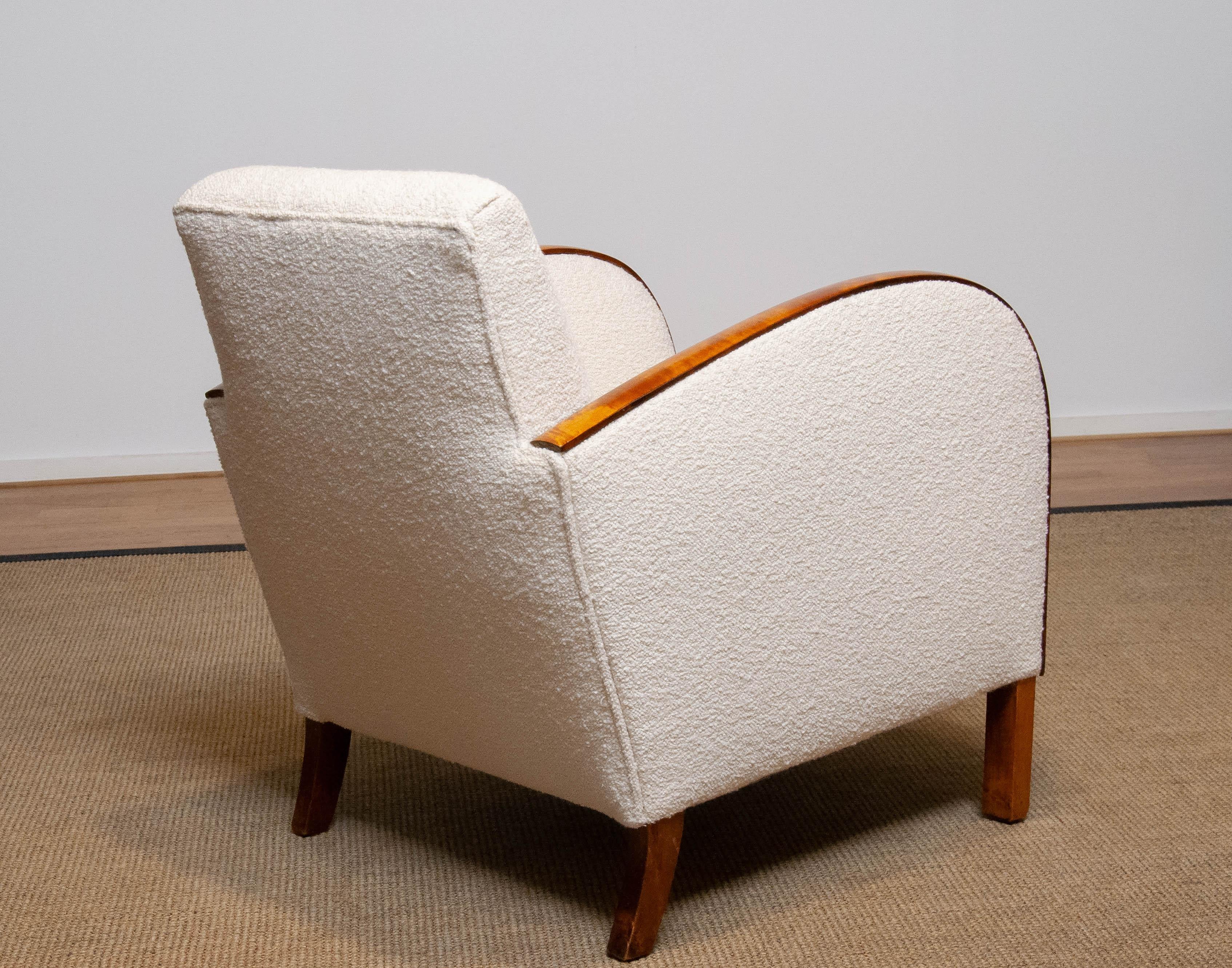 Swedish Art Deco / Biedermeier Lounge Chair in White Bouclé and Walnut Armrests 3