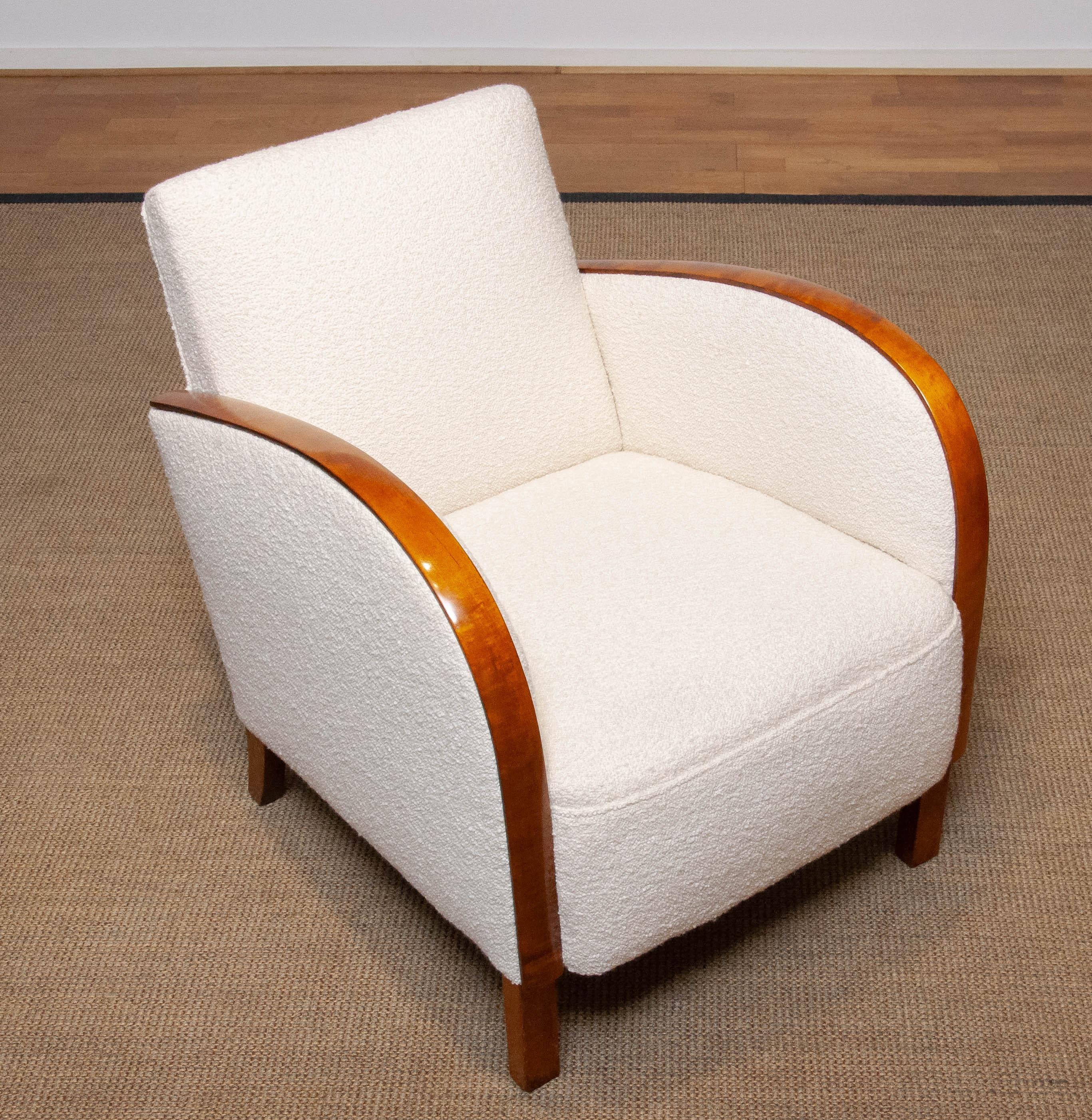 Swedish Art Deco / Biedermeier Lounge Chair in White Bouclé and Walnut Armrests 5