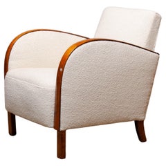 Swedish Art Deco / Biedermeier Lounge Chair in White Bouclé and Walnut Armrests