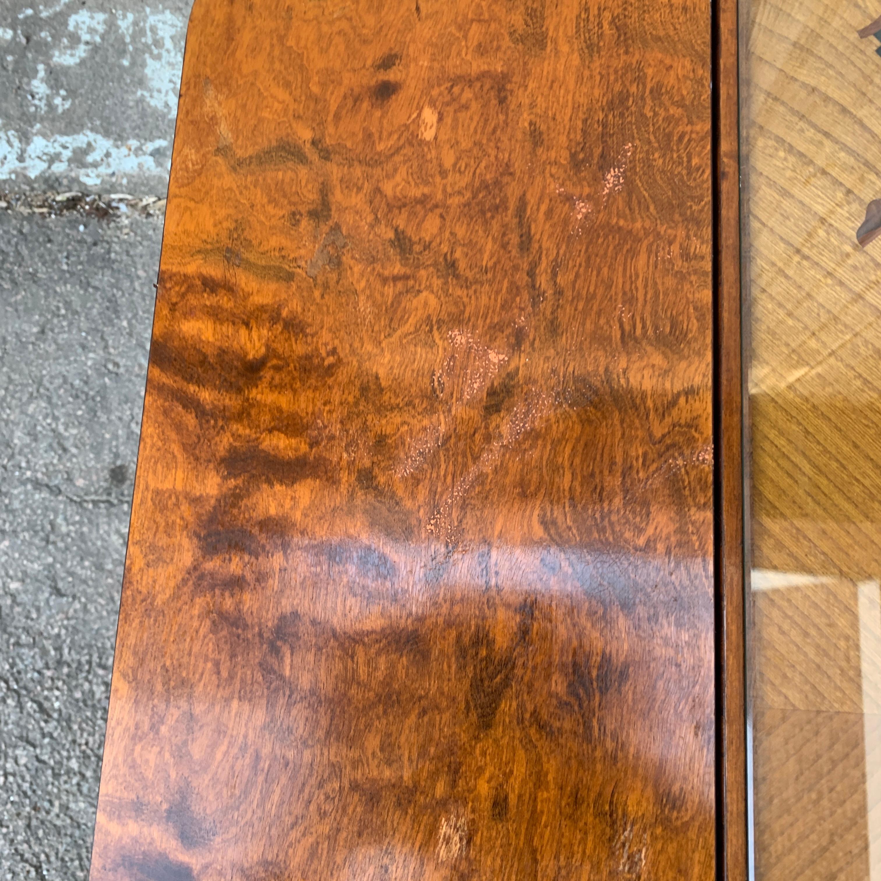 Schwedischer Art-Déco-Cocktailtisch aus Birke mit Intarsienarbeit im Angebot 4