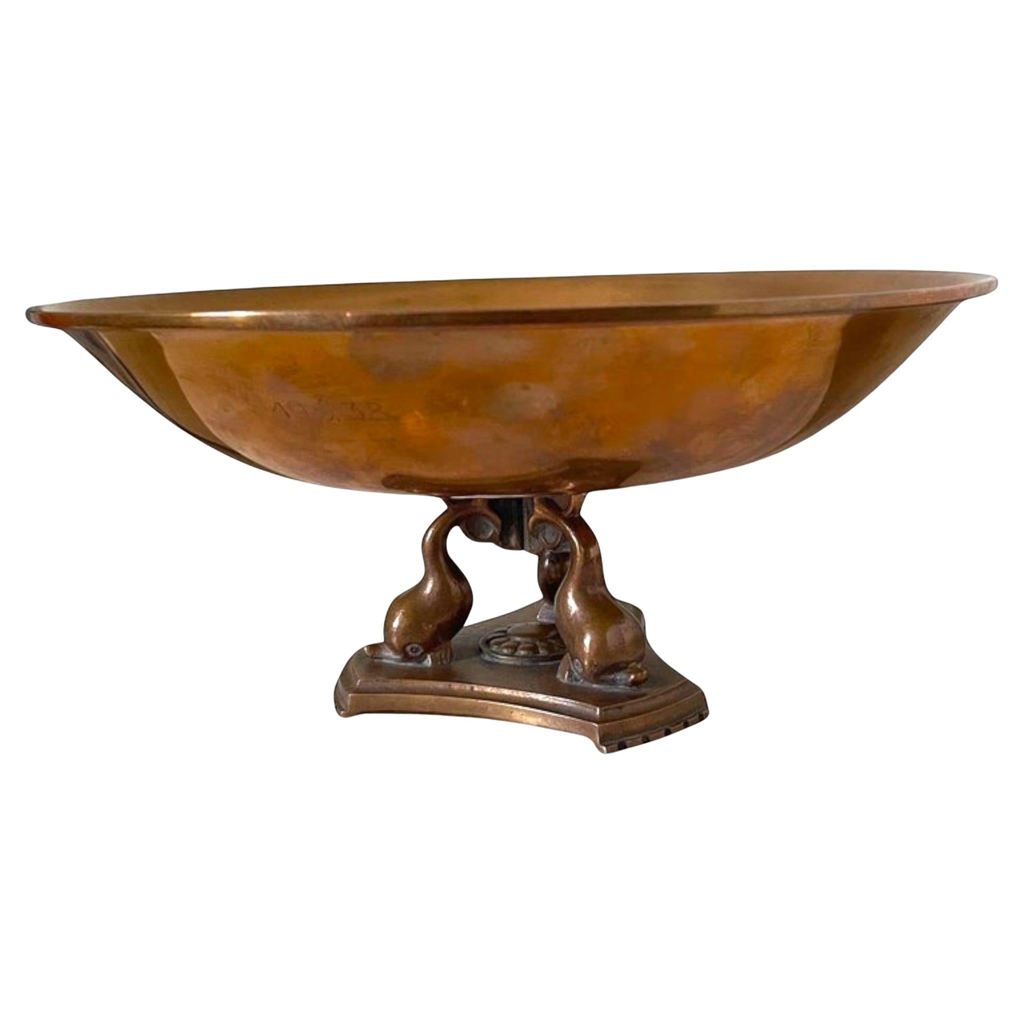 Centre de table suédois en bronze Art déco par Nordiska Juvelaktiebolaget, années 1930
