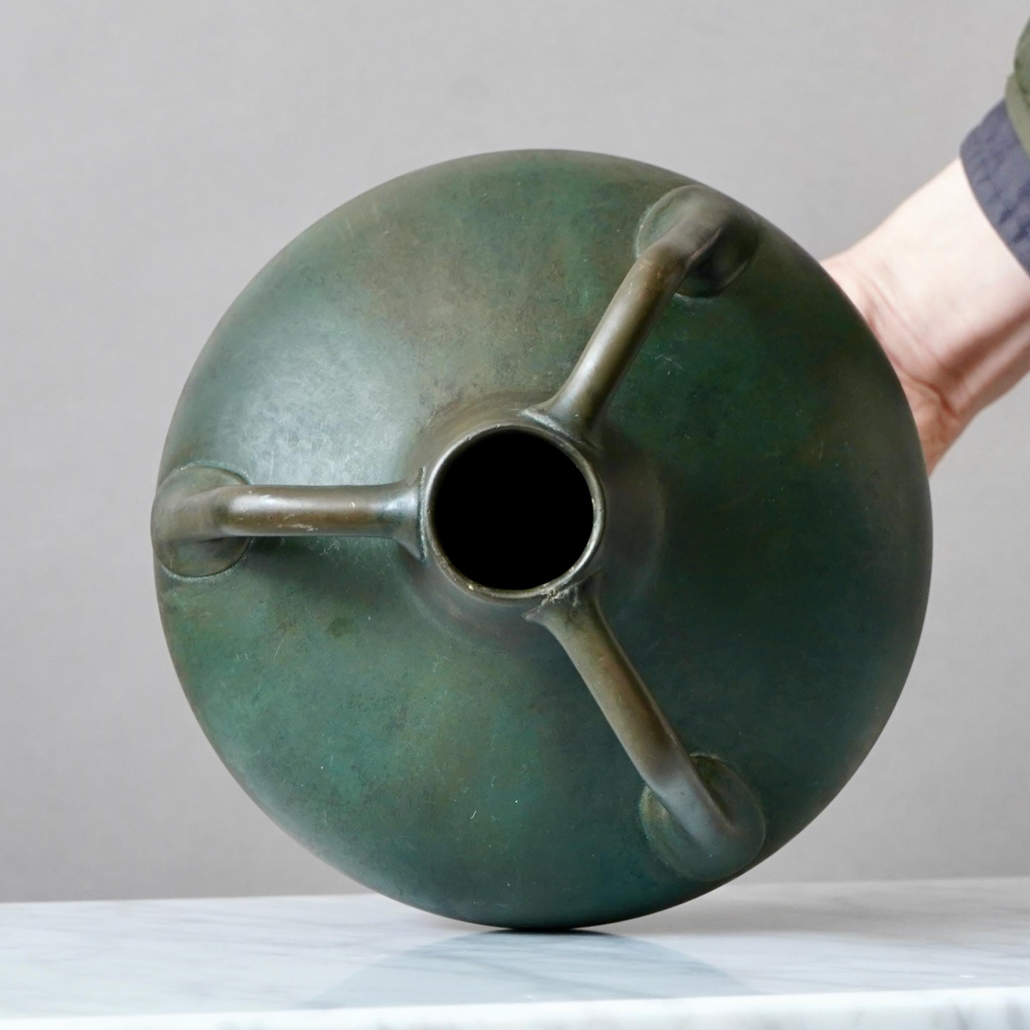 Patinato Vaso svedese in bronzo Art Deco, anni '30 in vendita