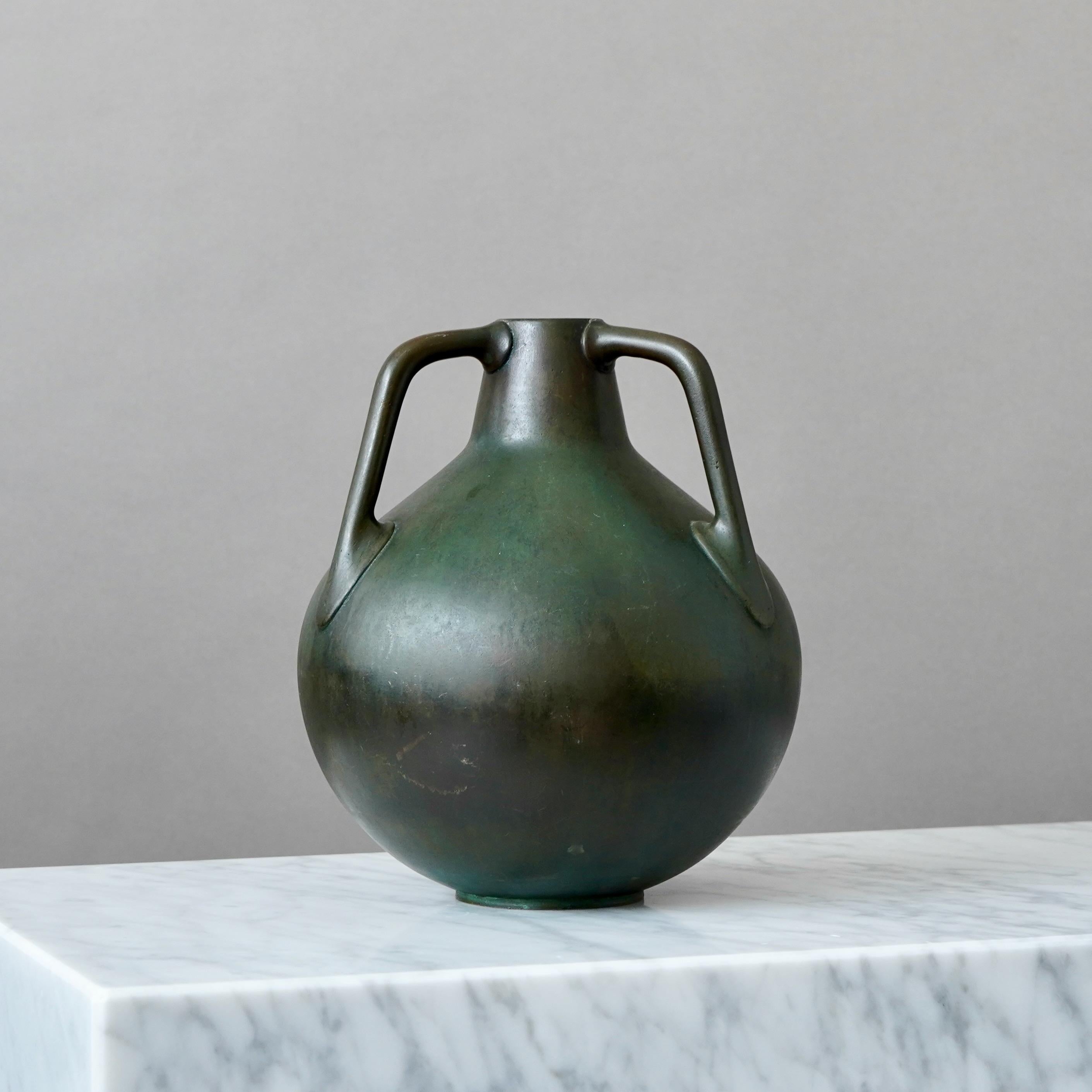 XX secolo Vaso svedese in bronzo Art Deco, anni '30 in vendita