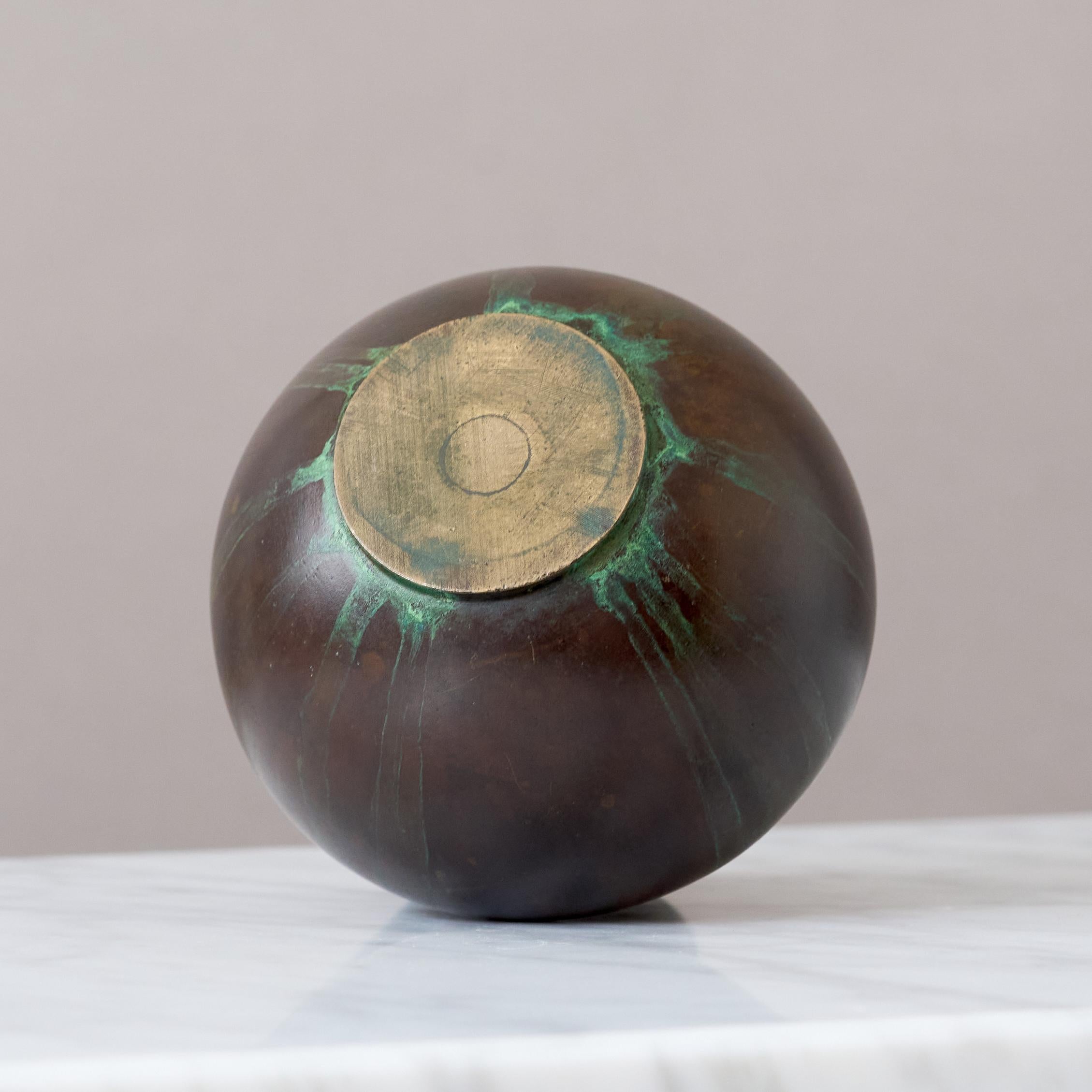 XX secolo Vaso in bronzo Art Deco svedese, Svezia, anni '30. in vendita