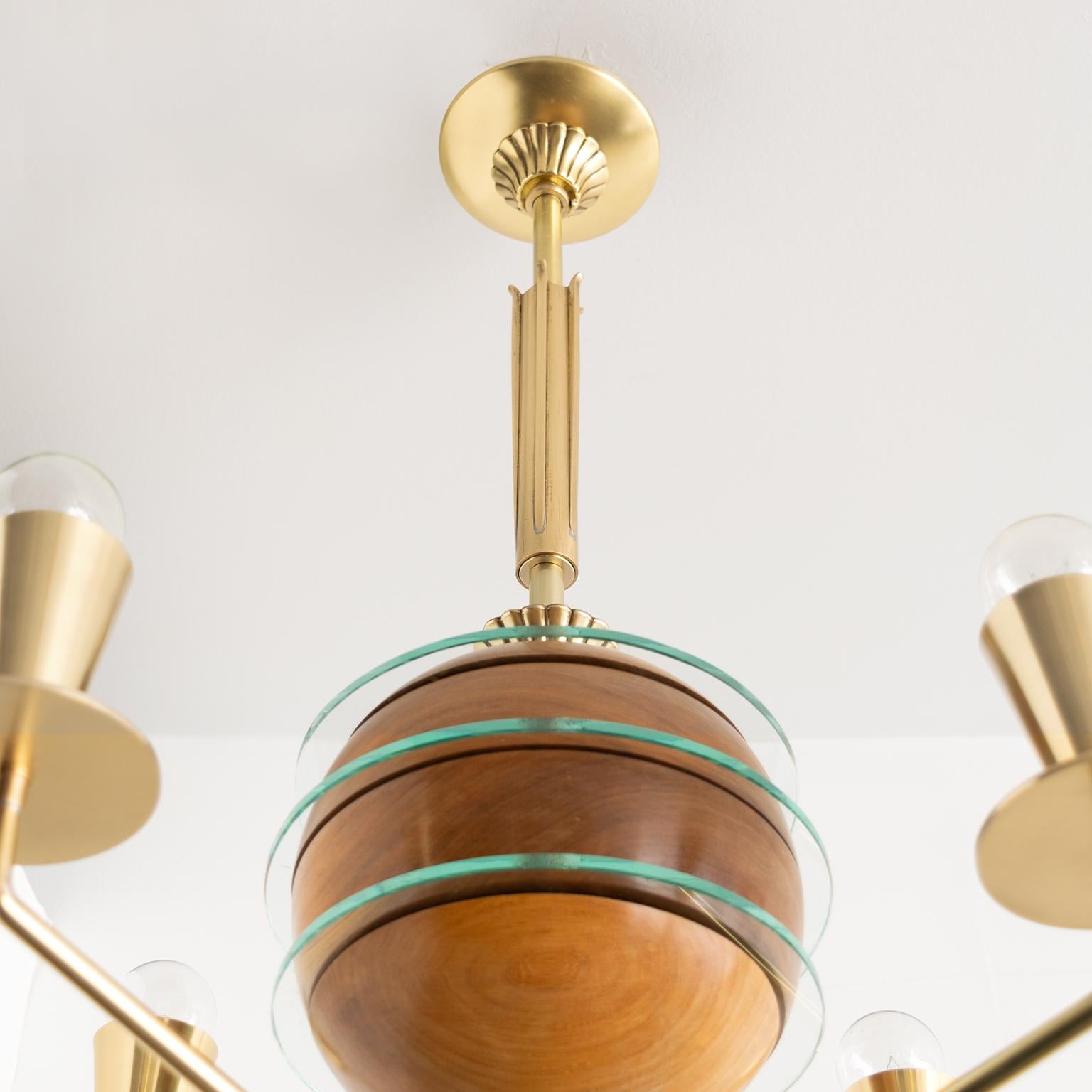 Schwedischer Art-Déco-Kronleuchter mit polierter Holzkugel und 4 Armen im Zustand „Hervorragend“ im Angebot in New York, NY