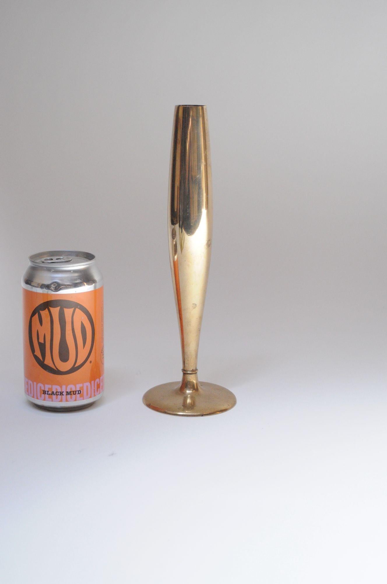Metà XX secolo Vaso a bocciolo svedese Art Deco Dirigold Goldware in vendita