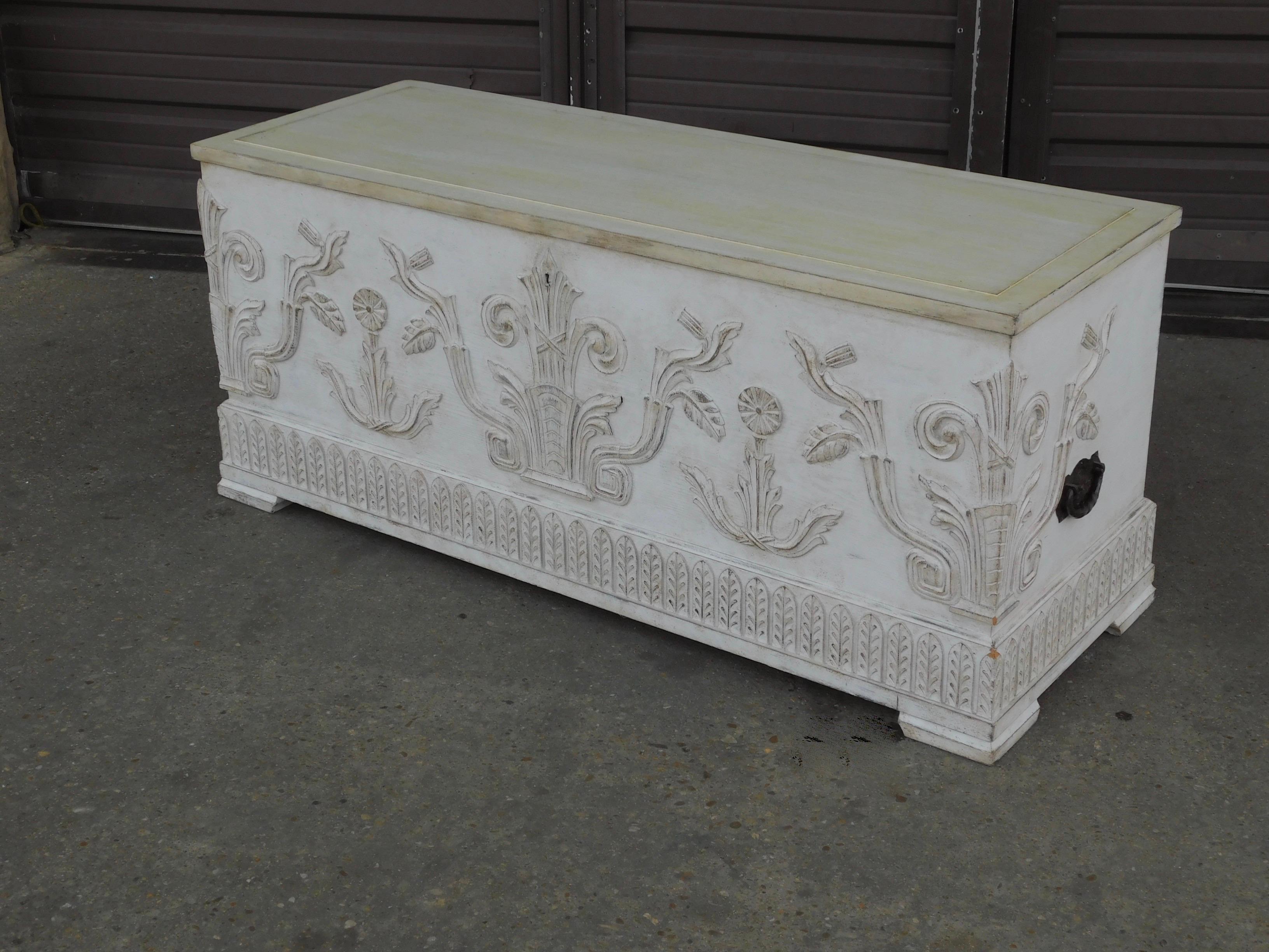 Early 20th Century Swedish Art Deco Era Gustavian Storage Chest in Gustavian Painted Oak circa 1920