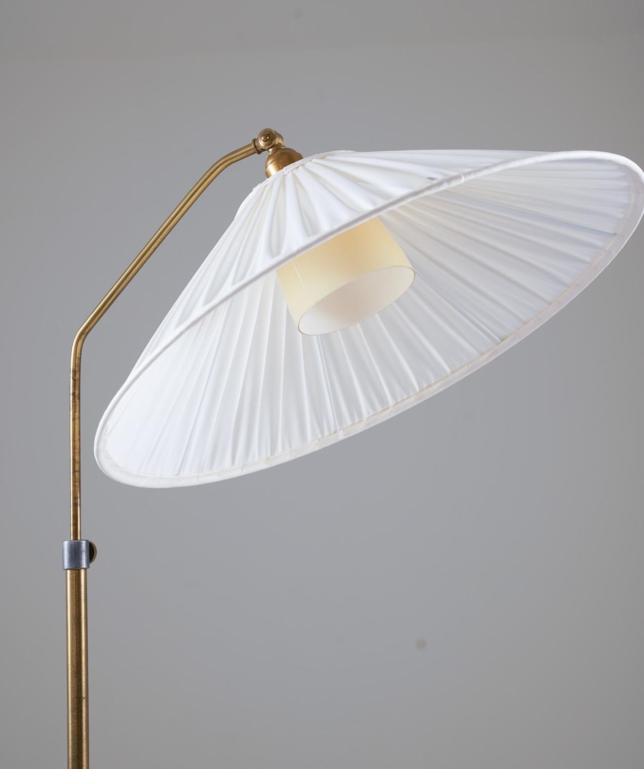 Mid-Century Modern Swedish Art Deco Floor Lamp in Brass, 1930s For Sale