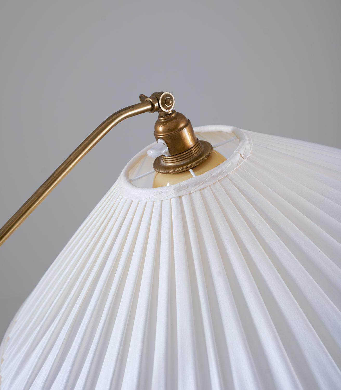 Swedish Art Deco Floor Lamp in Brass, 1930s For Sale 2