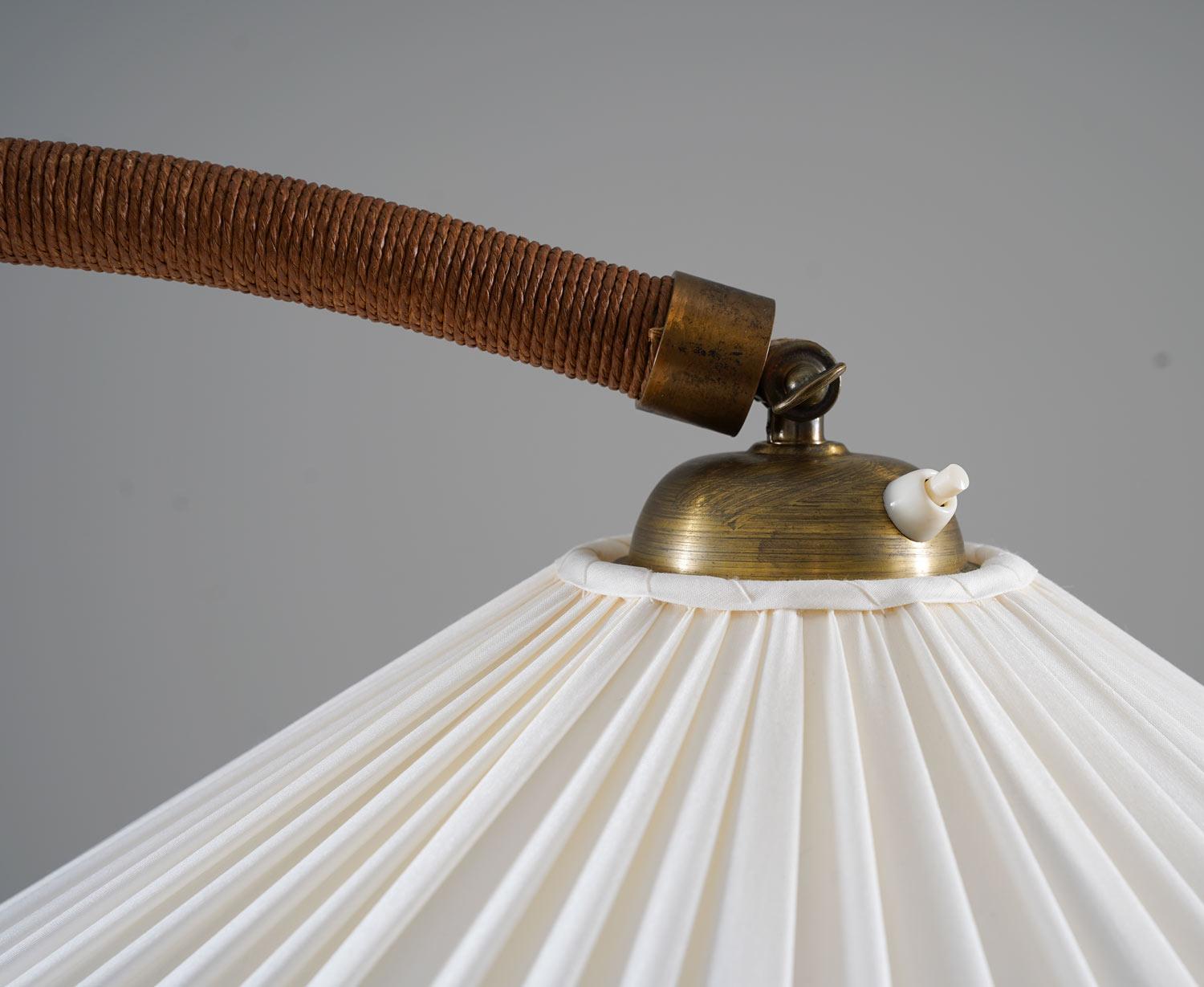 20th Century Swedish Art Deco Floor Lamp in Brass and Paper Cord Webbing