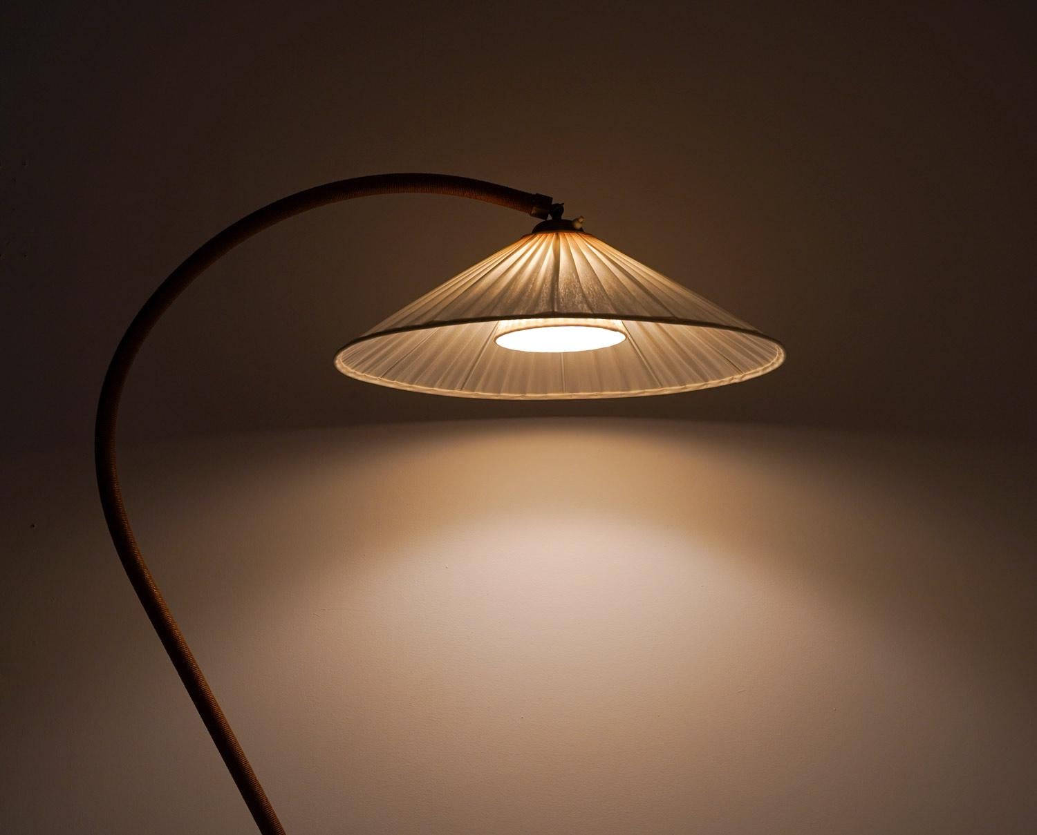 Swedish Art Deco Floor Lamp in Brass and Paper Cord Webbing 3
