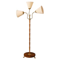 Schwedische Art-Déco-Stehlampe aus Teakholz und Messing – Ystad-Metall, 1940er Jahre