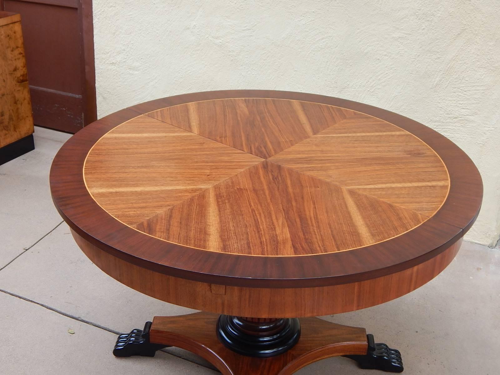 Swedish Art Deco Game Table in Walnut and Birch, circa 1930 For Sale 2