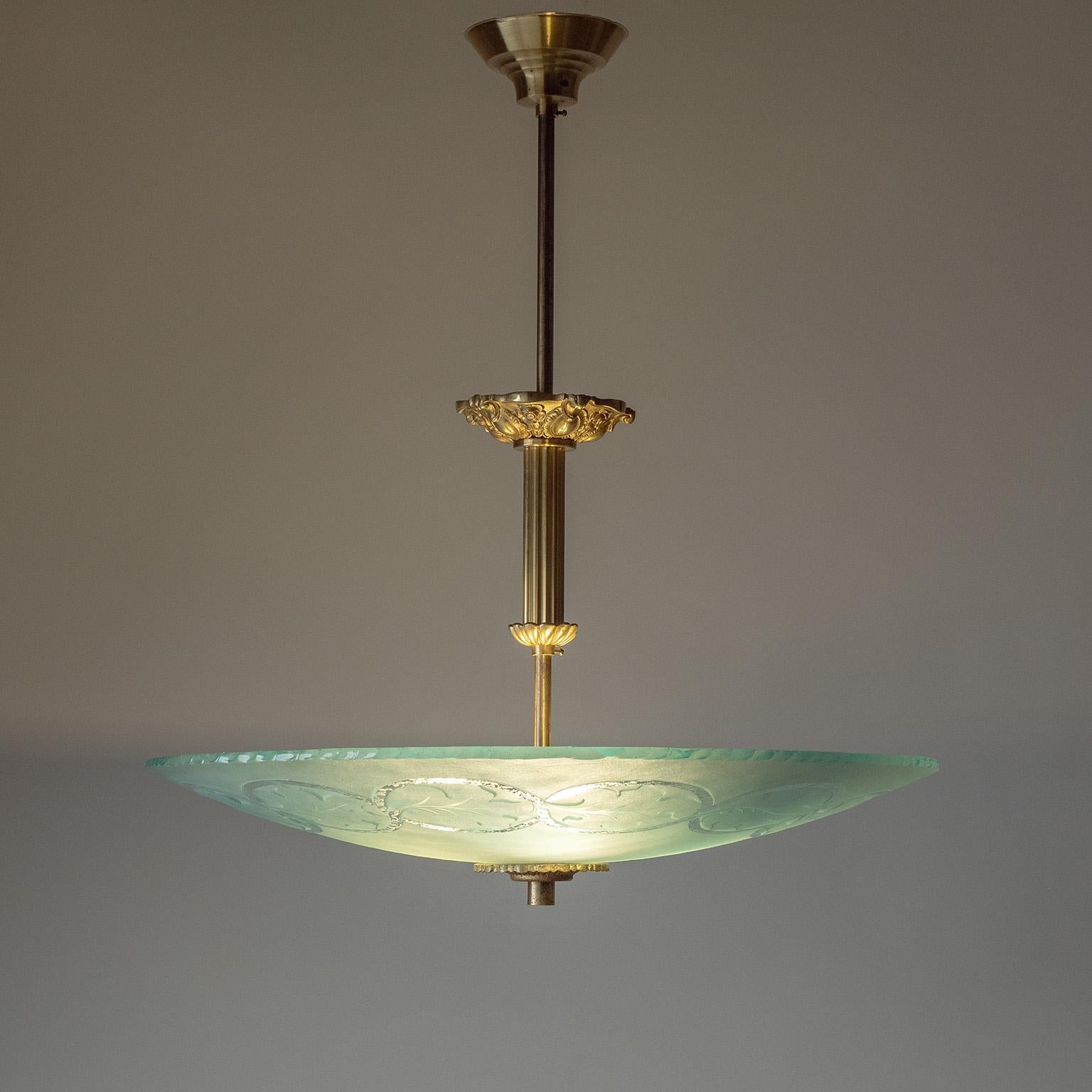 Lampadario svedese in vetro e ottone Art Deco, circa 1940 In condizioni buone in vendita a Vienna, AT