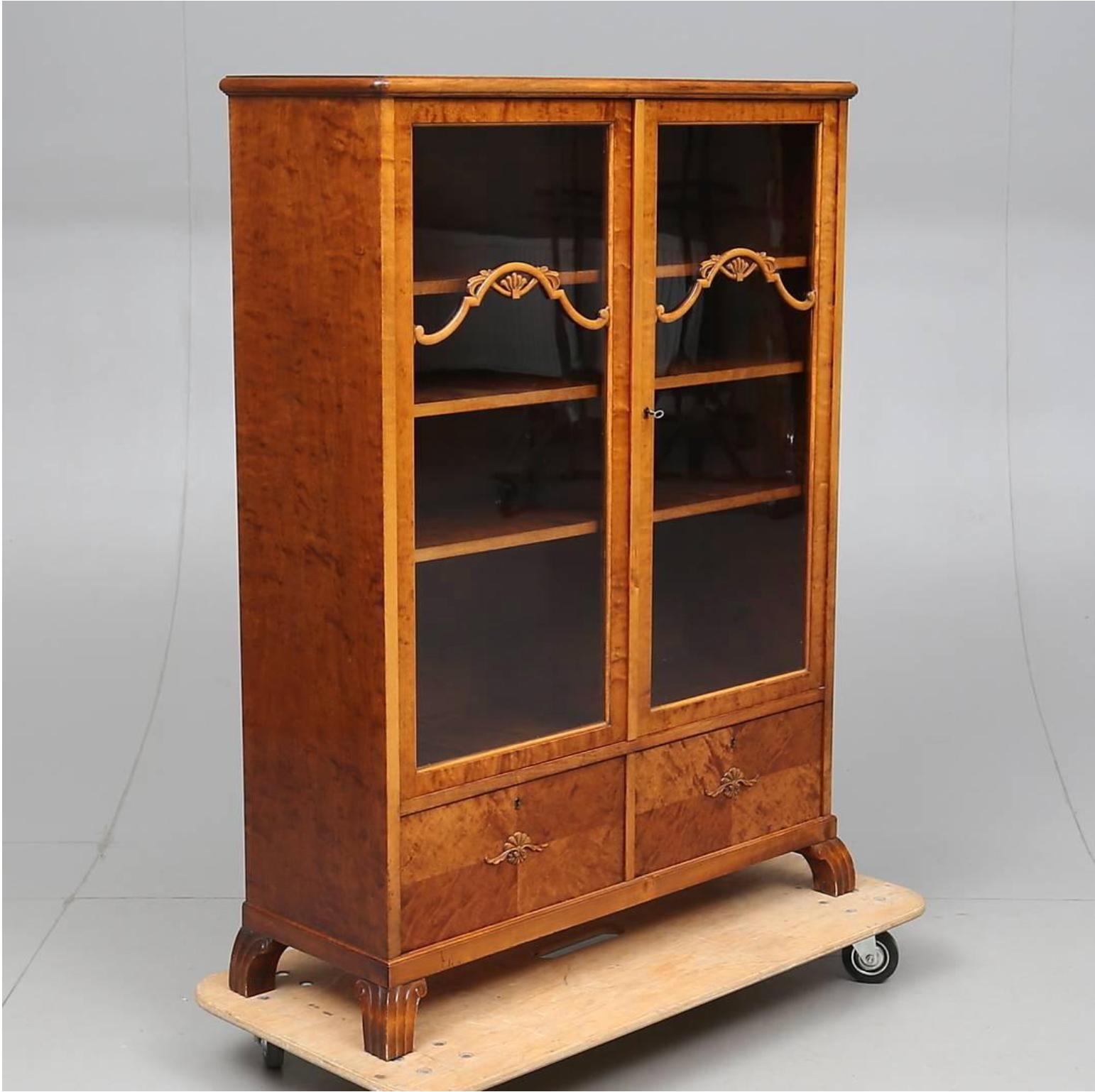 Swedish Art Deco Glass Front Cabinet Marquetry Early 20th Century Vitrine A In Good Condition For Sale In Lewes, England