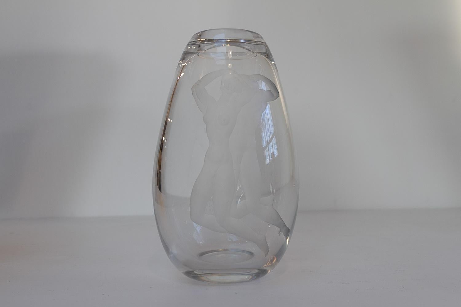 Metà XX secolo Vaso in vetro Swedish Art Glass con coppia di Vicke Lindstrand per Orrefors, 1930. in vendita