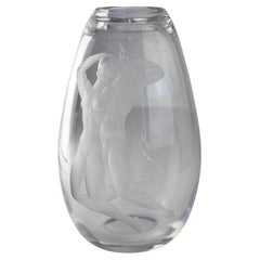 Swedish Art Deco Glass Vase with Couple by Vicke Lindstrand for Orrefors, 1930s.