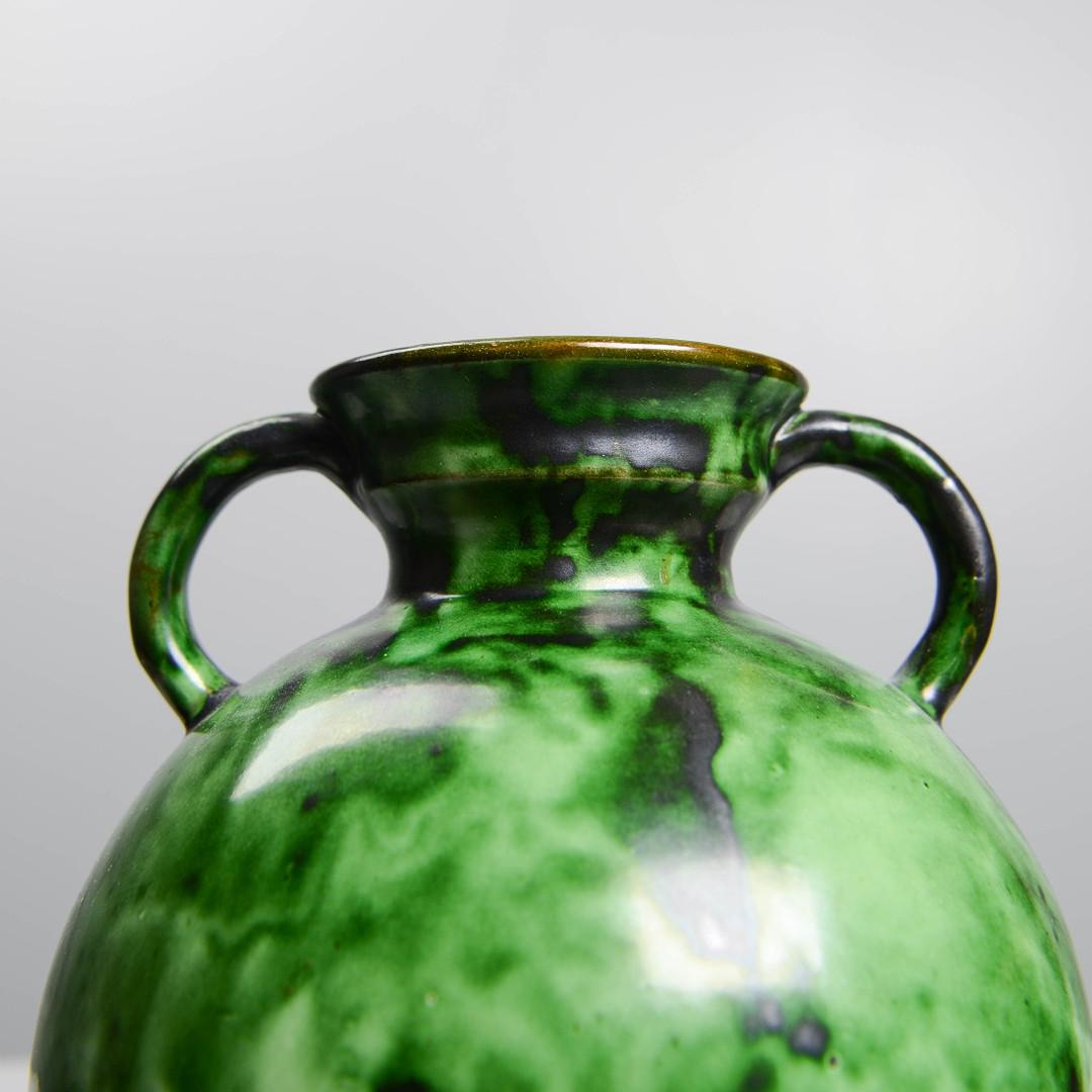 Art déco Vase suédois en céramique vernissée verte The Artfulene Green Greene - Par Erik Mornils pour Nittsjö en vente