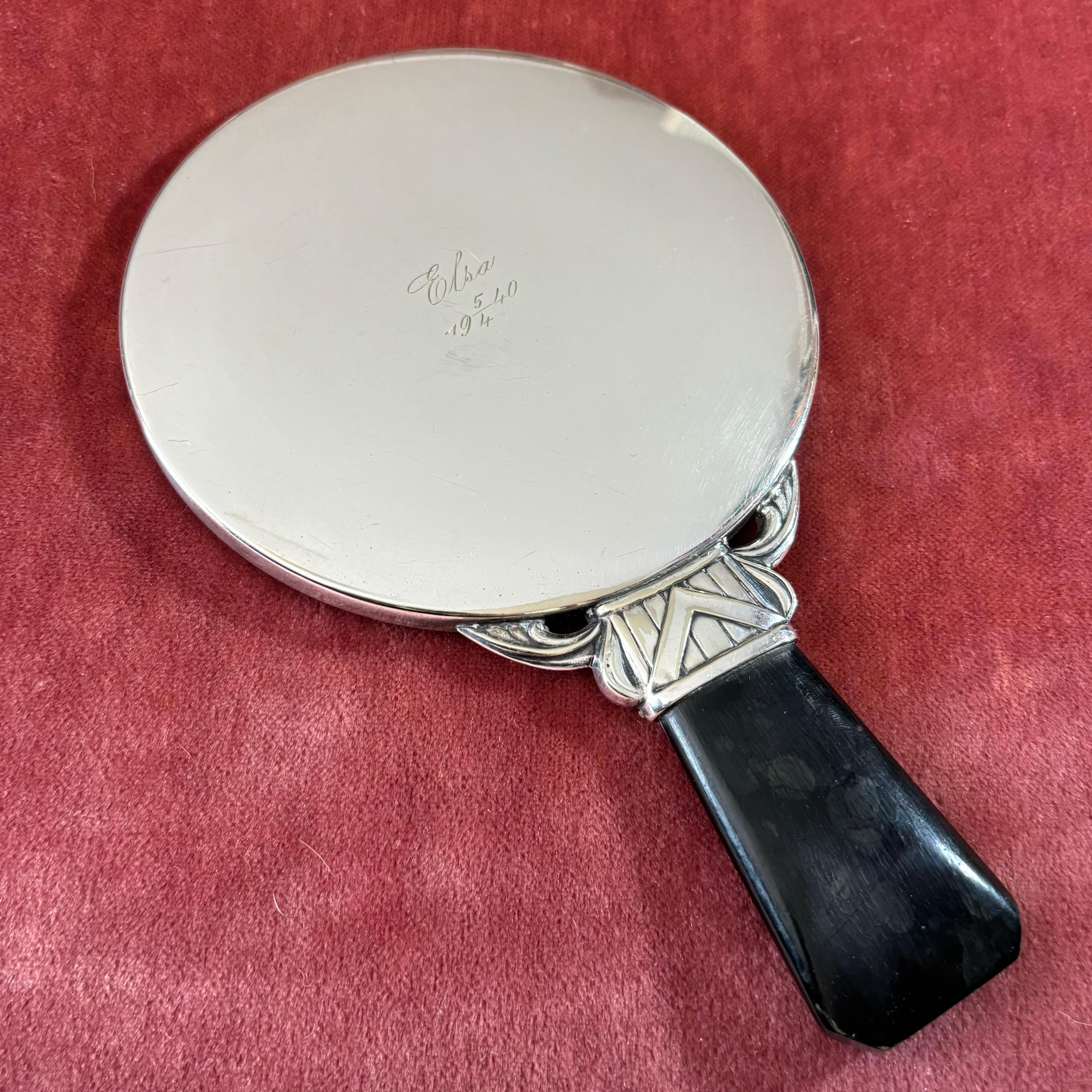 Suédois Miroir de coiffeuse suédois art déco à main, argent nickel et bois, années 1930 en vente