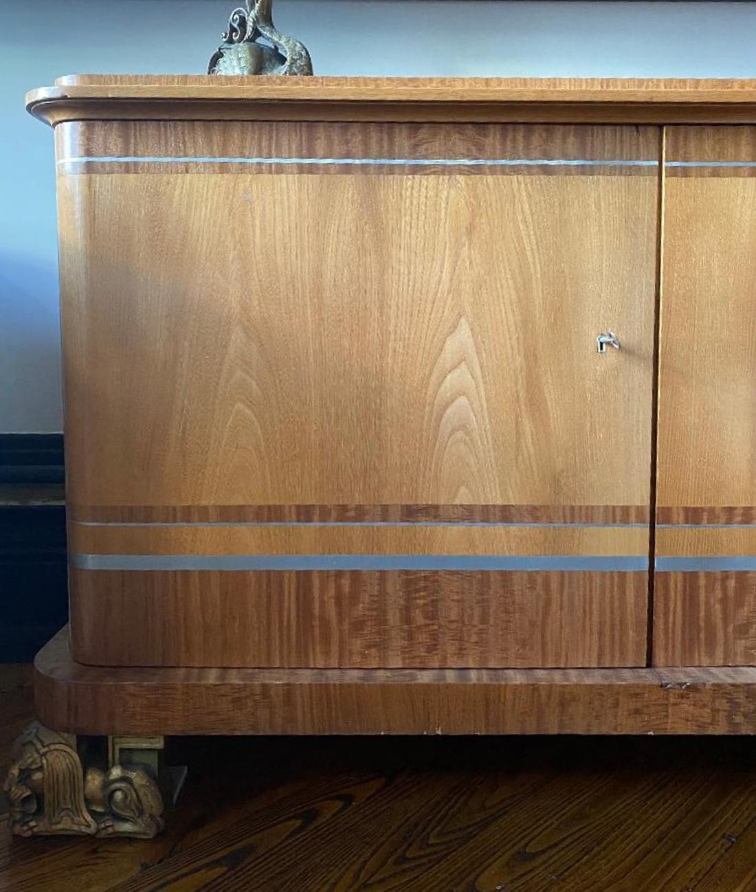 Schwedische Credenza im Art-déco-Stil mit Intarsien, aber stromlinienförmig (Mitte des 20. Jahrhunderts) im Angebot