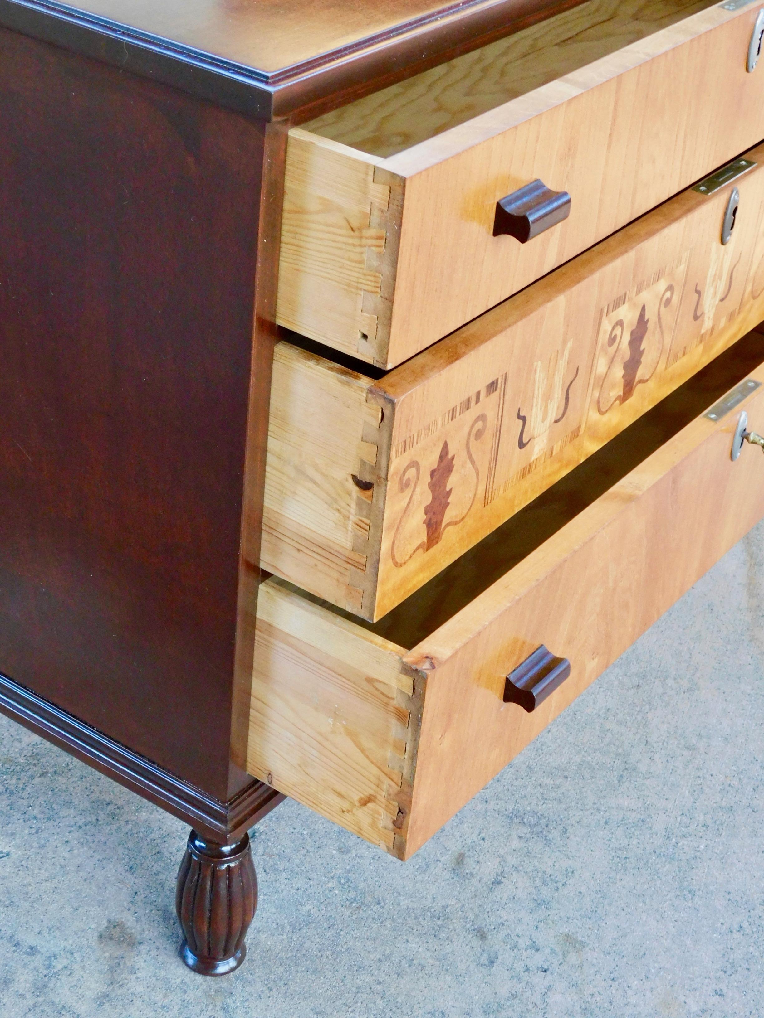 Swedish Art Deco Inlaid Chest of Drawers in Elm, Rosewood and Birch Root, 1930s 7