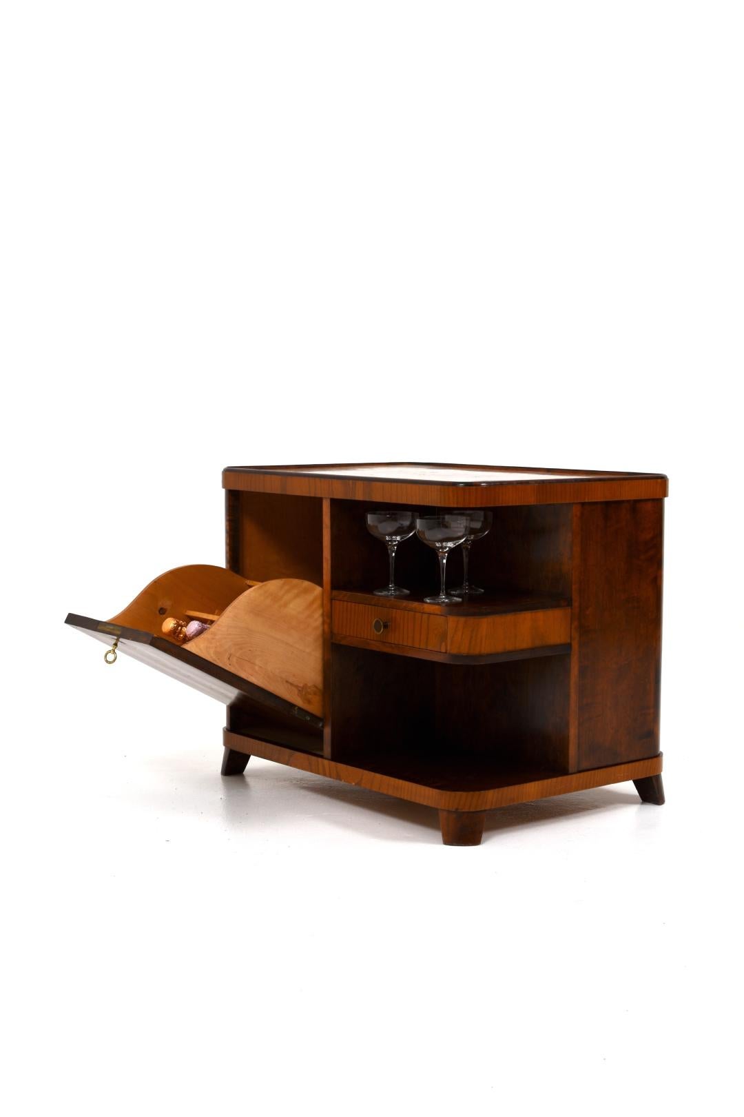 Swedish Art Deco Intarsia Bar Cabinet  For Sale 5