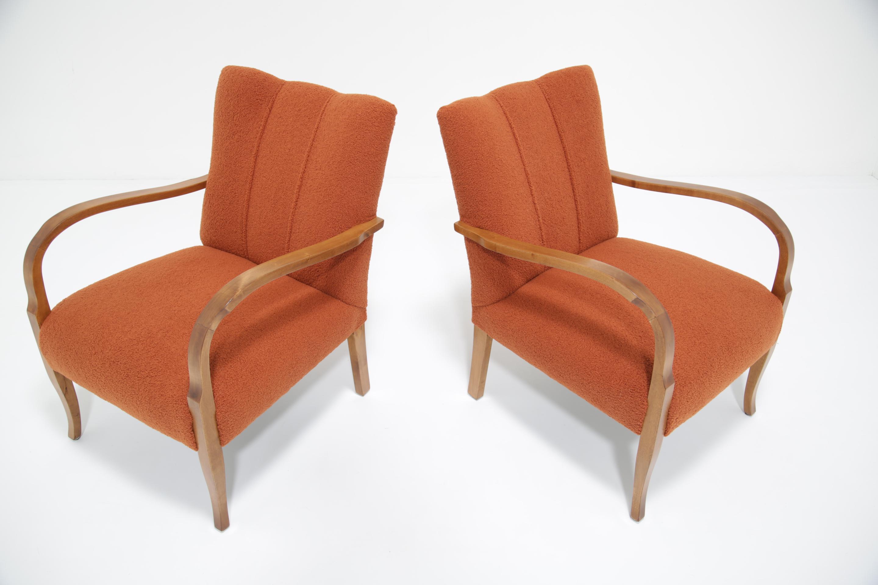 Swedish Art Deco Pair of Terracotta Brown Boucle Armchairs, 1930s. For Sale 1