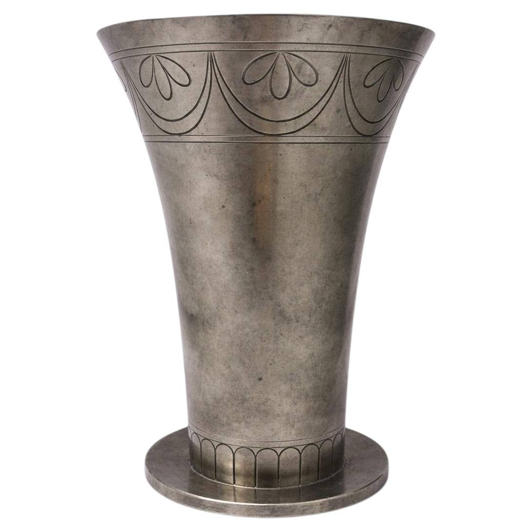 Vaso in peltro svedese Art Deco di CG Hallberg, 1930 circa