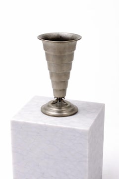 Vaso in peltro Art Deco svedese di Svenskt Tenn, 1935