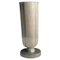 Vaso in peltro Art Deco svedese, GAB (Guldsmedsaktiebolaget), anni '30