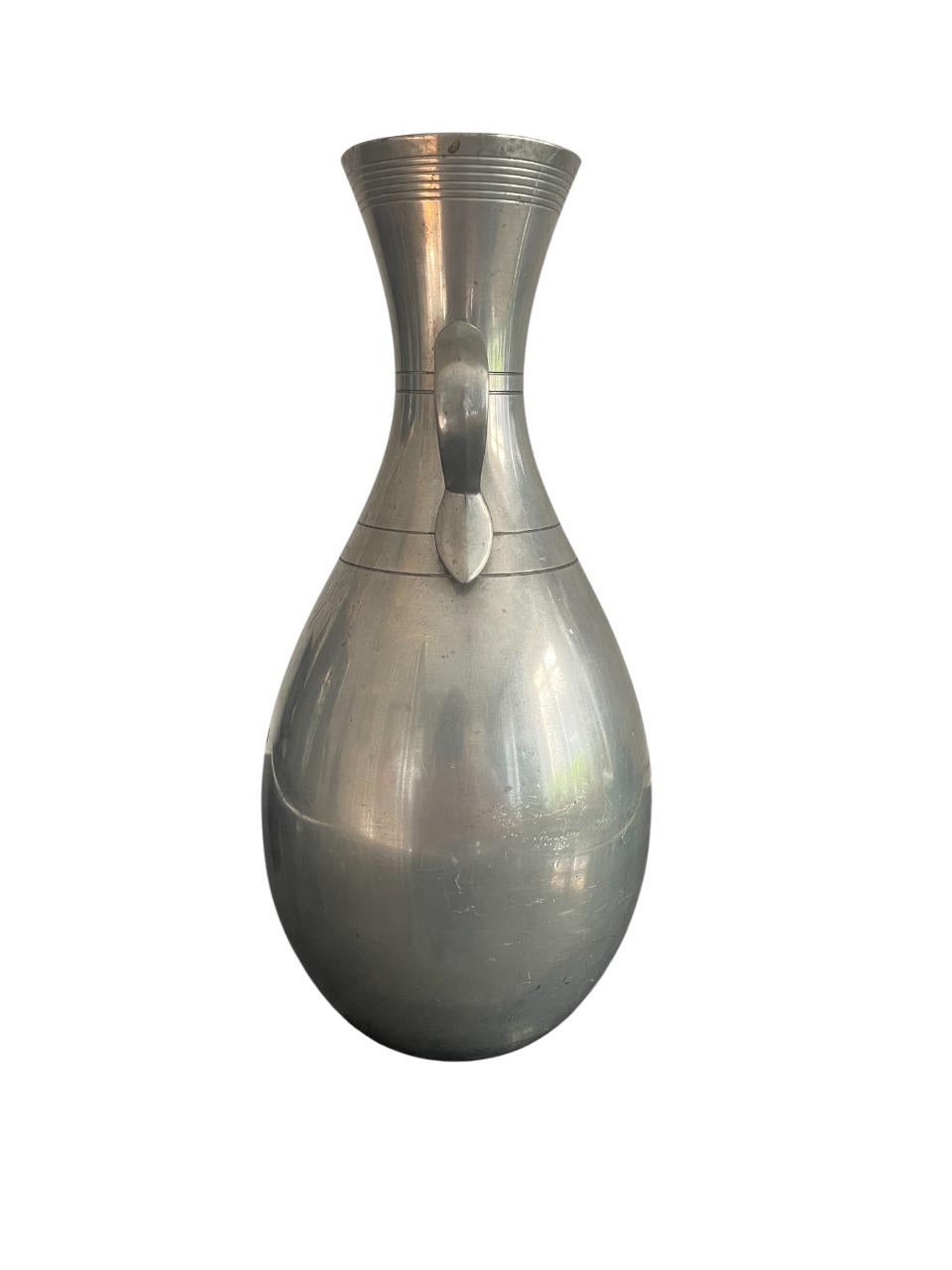 Suédois Vase suédois Art déco en étain, Guldsmedsaktiebolaget (GAB), 1933 en vente