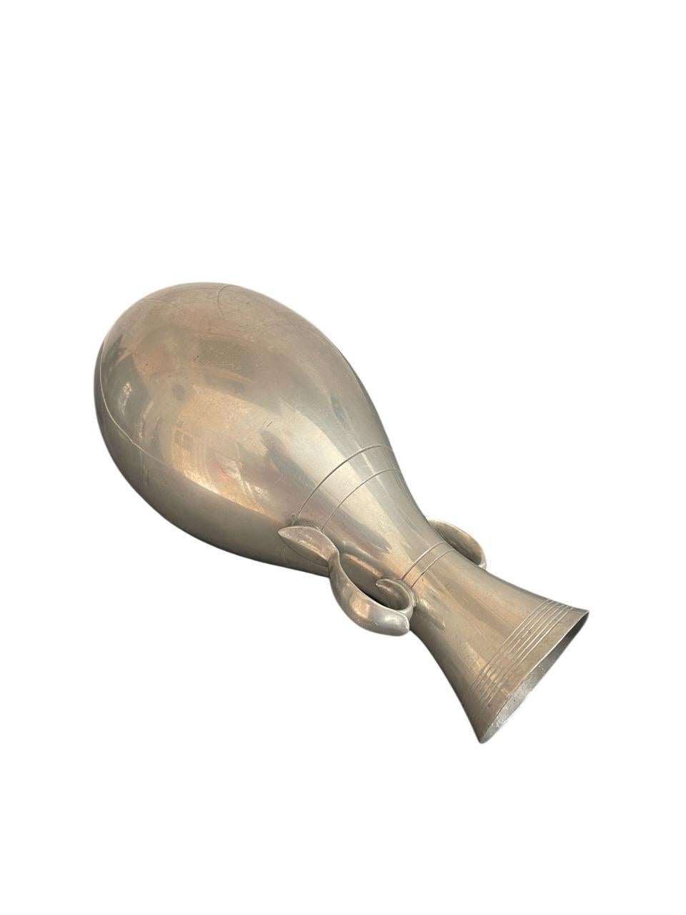 Milieu du XXe siècle Vase suédois Art déco en étain, Guldsmedsaktiebolaget (GAB), 1933 en vente