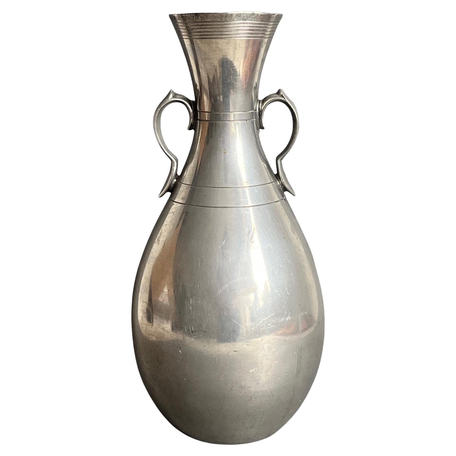 Vase suédois Art déco en étain, Guldsmedsaktiebolaget (GAB), 1933 en vente