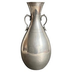 Vase suédois Art déco en étain, Guldsmedsaktiebolaget (GAB), 1933
