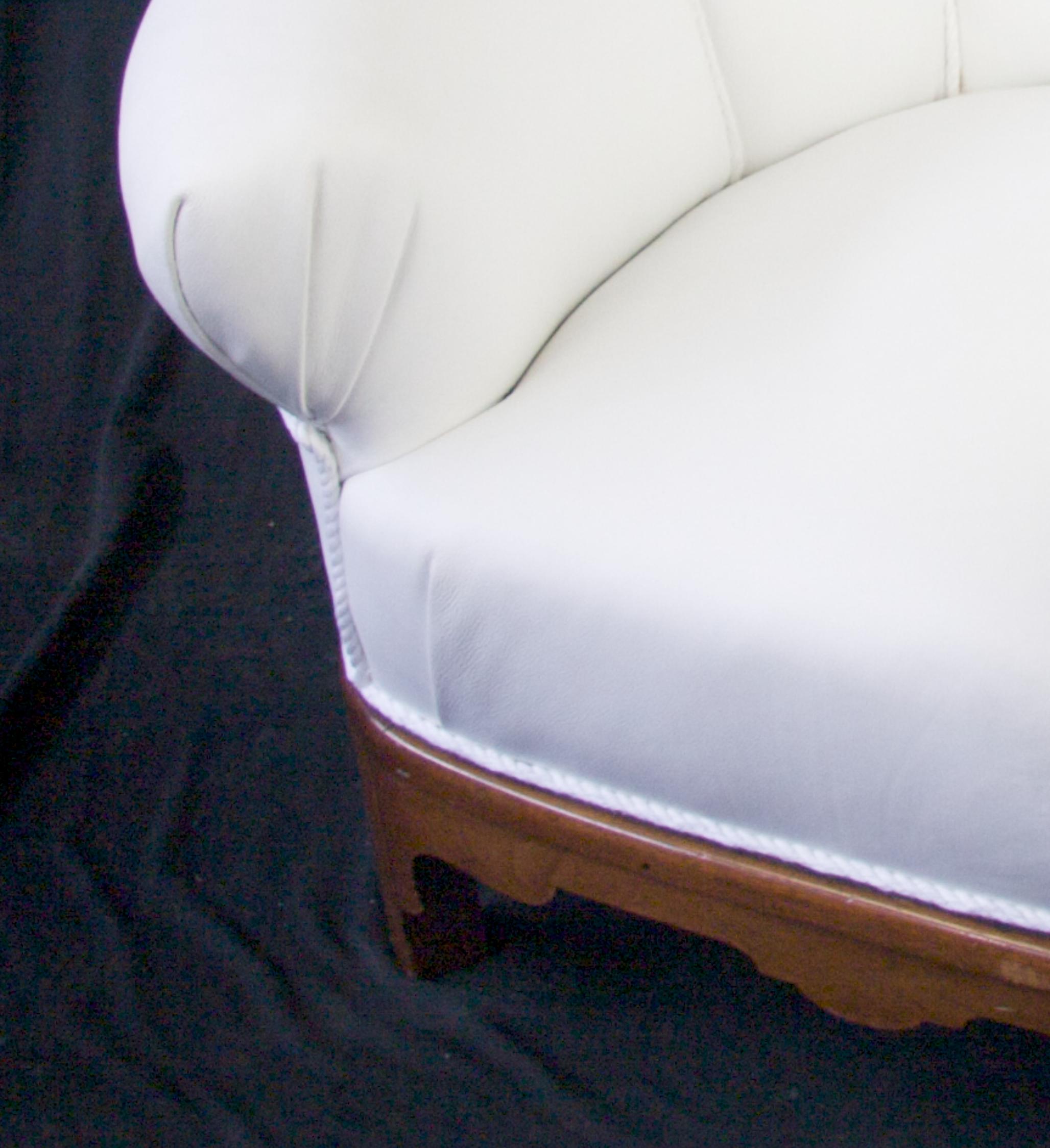 Swedish Art Deco Shellback Armchair White Italian Leather Fluted Decoration In Good Condition For Sale In LONDON, GB