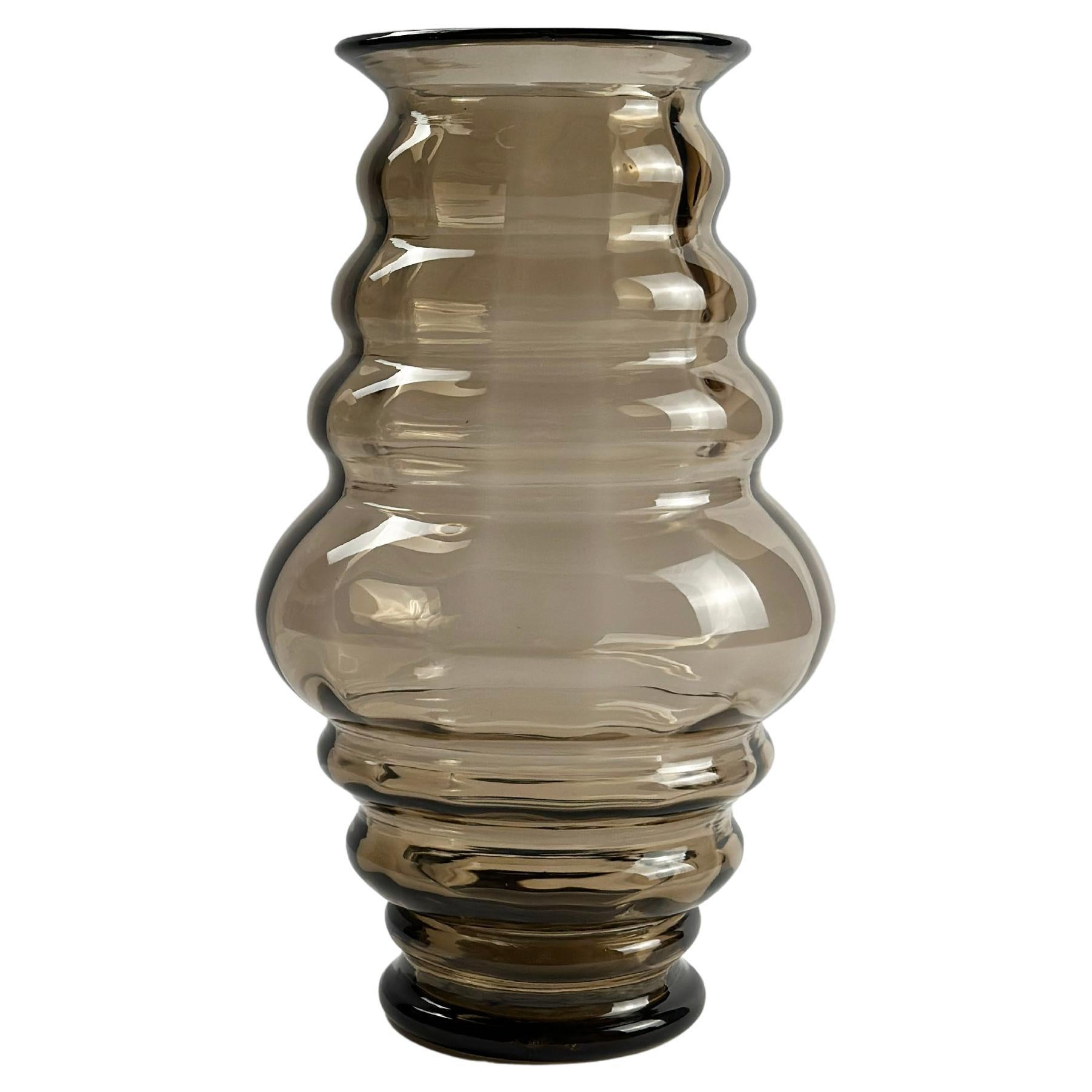 Vaso in vetro fumé Swedish Art Glass, Orrefors Sandvik, 1923 in vendita