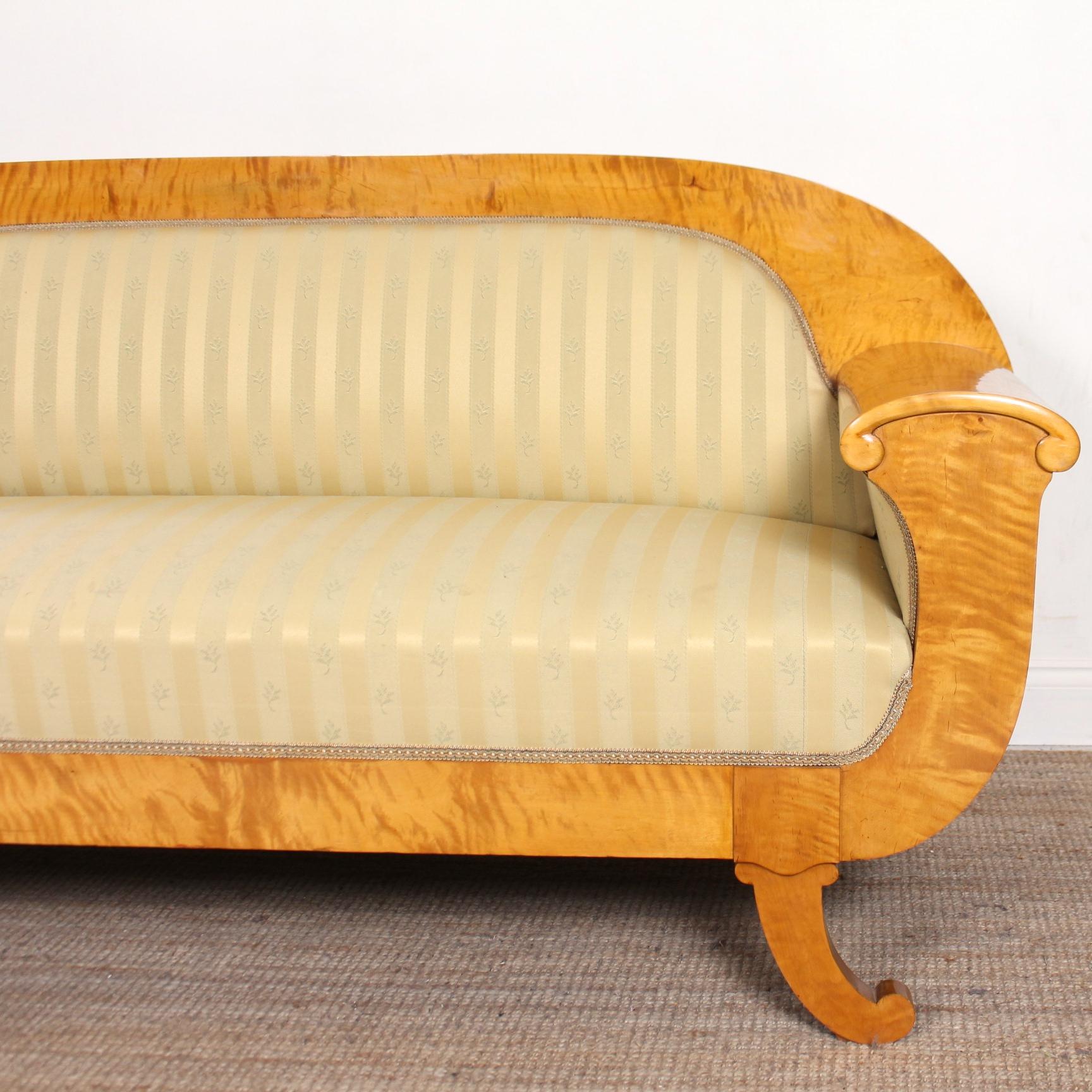 Swedish Art Deco Sofa Burl Satinwood In Good Condition For Sale In Newcastle upon Tyne, GB
